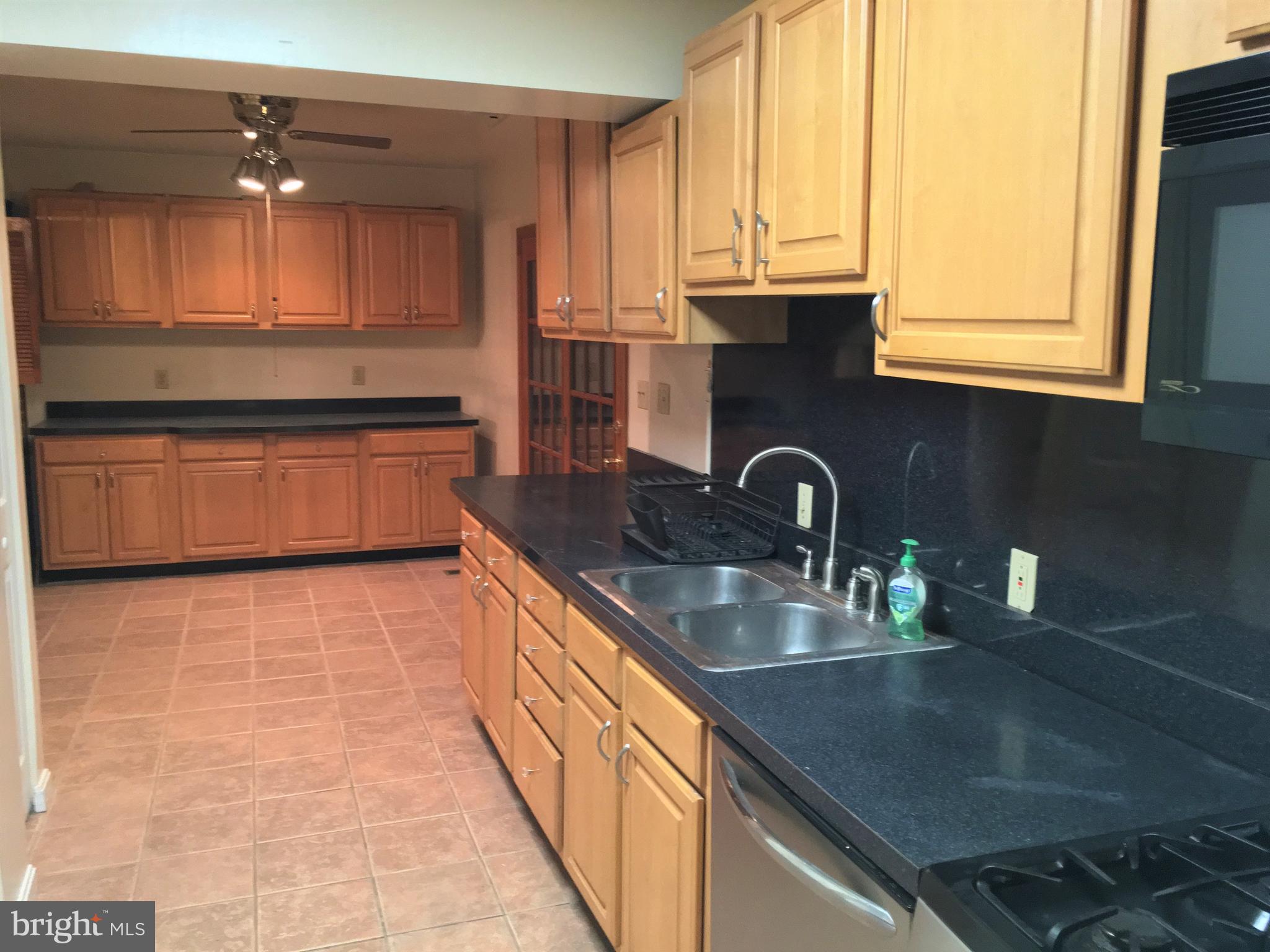 PARKWAY - Residential Lease