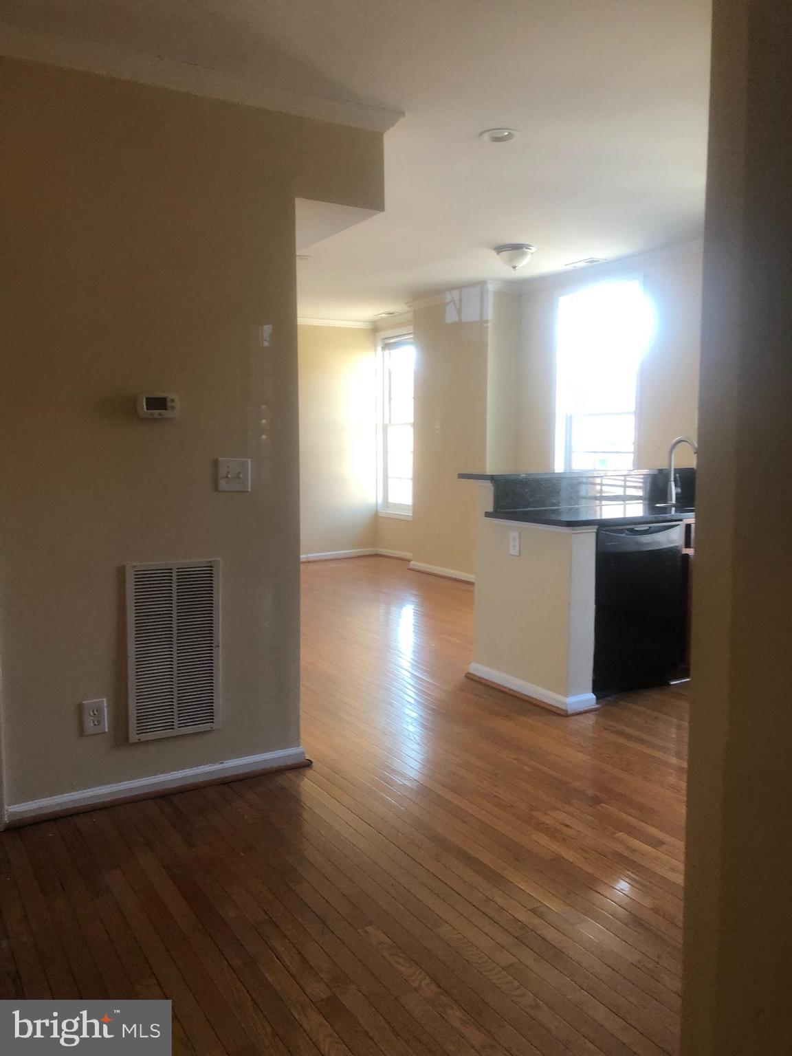 UNION SQUARE - Residential Lease