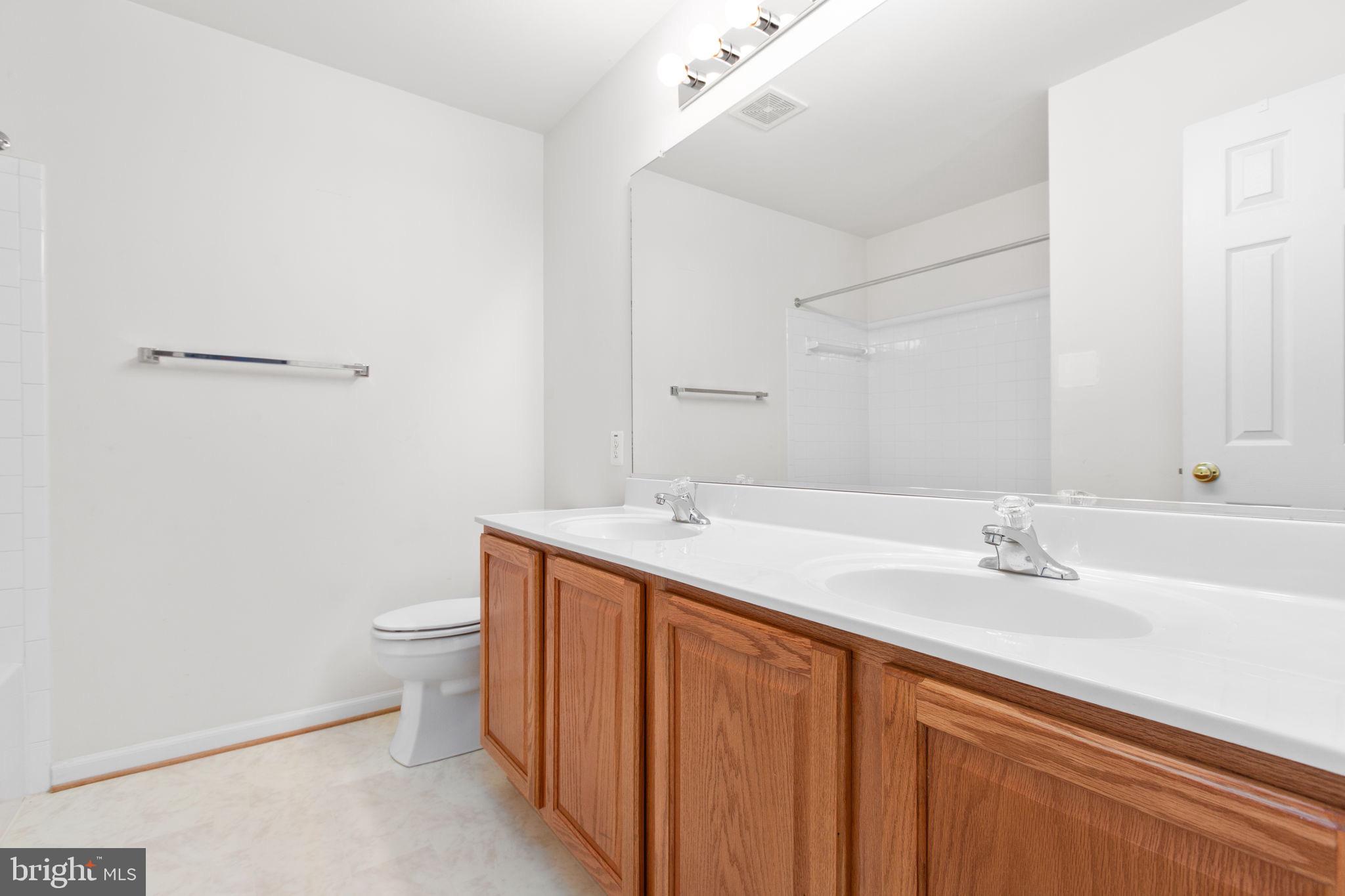 STAFFORD LAKES VILLAGE - Residential