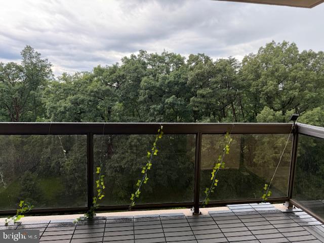 WATERGATE AT LANDMARK - Residential Lease