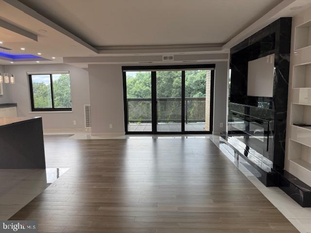 WATERGATE AT LANDMARK - Residential Lease