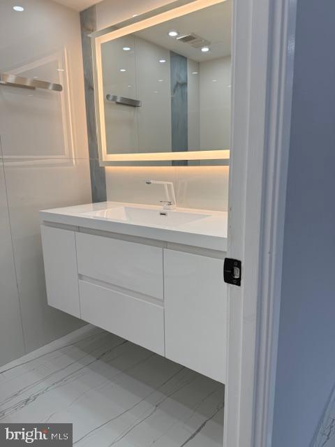 WATERGATE AT LANDMARK - Residential Lease