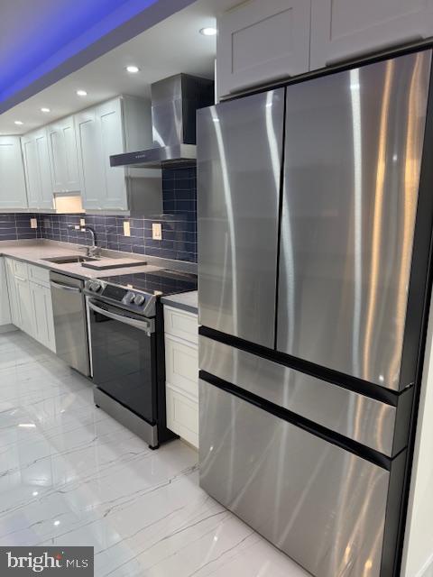 WATERGATE AT LANDMARK - Residential Lease