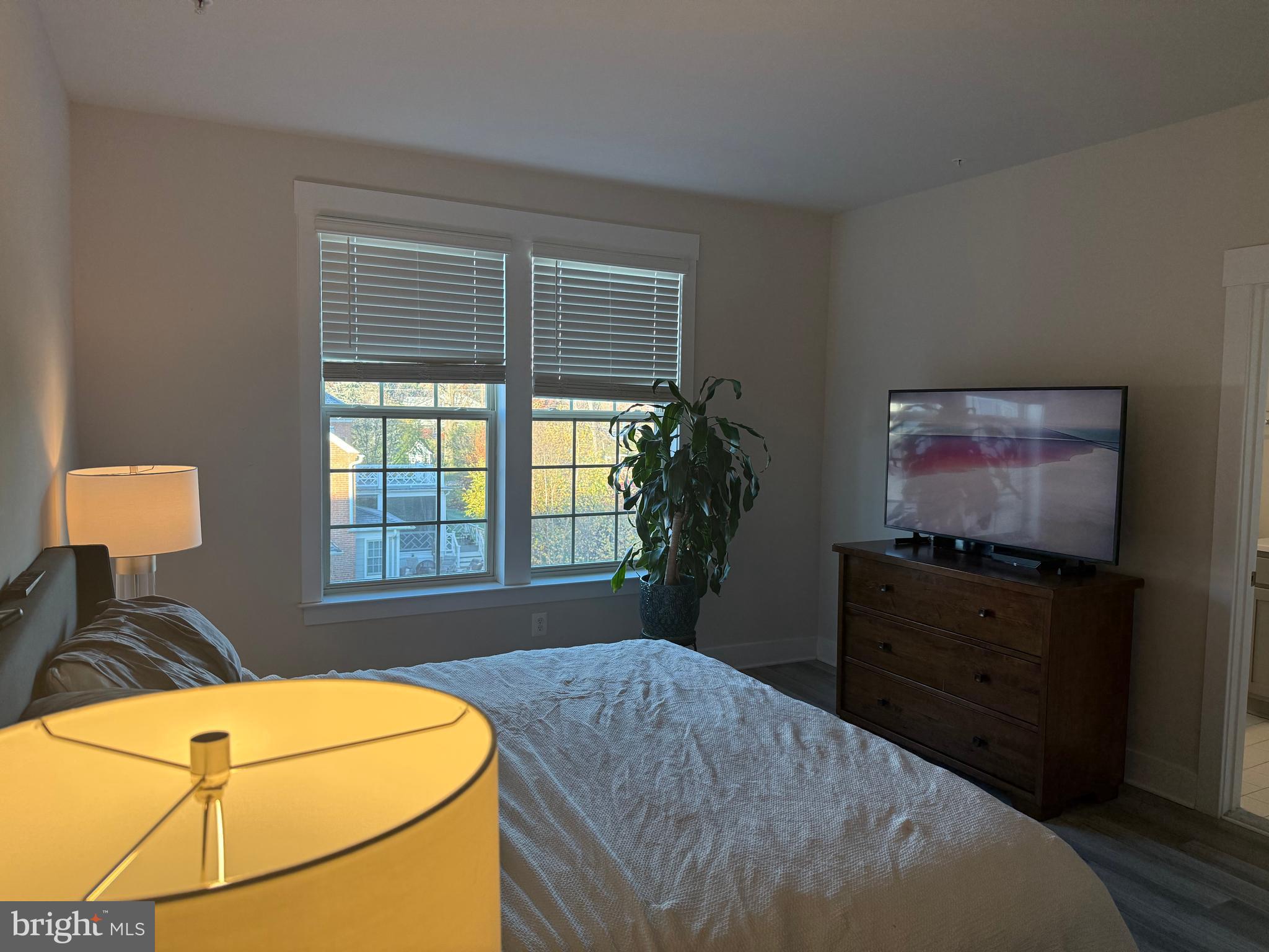 MACALLAN CROSSING - Residential Lease