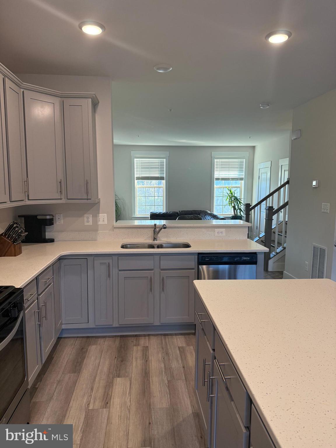 MACALLAN CROSSING - Residential Lease