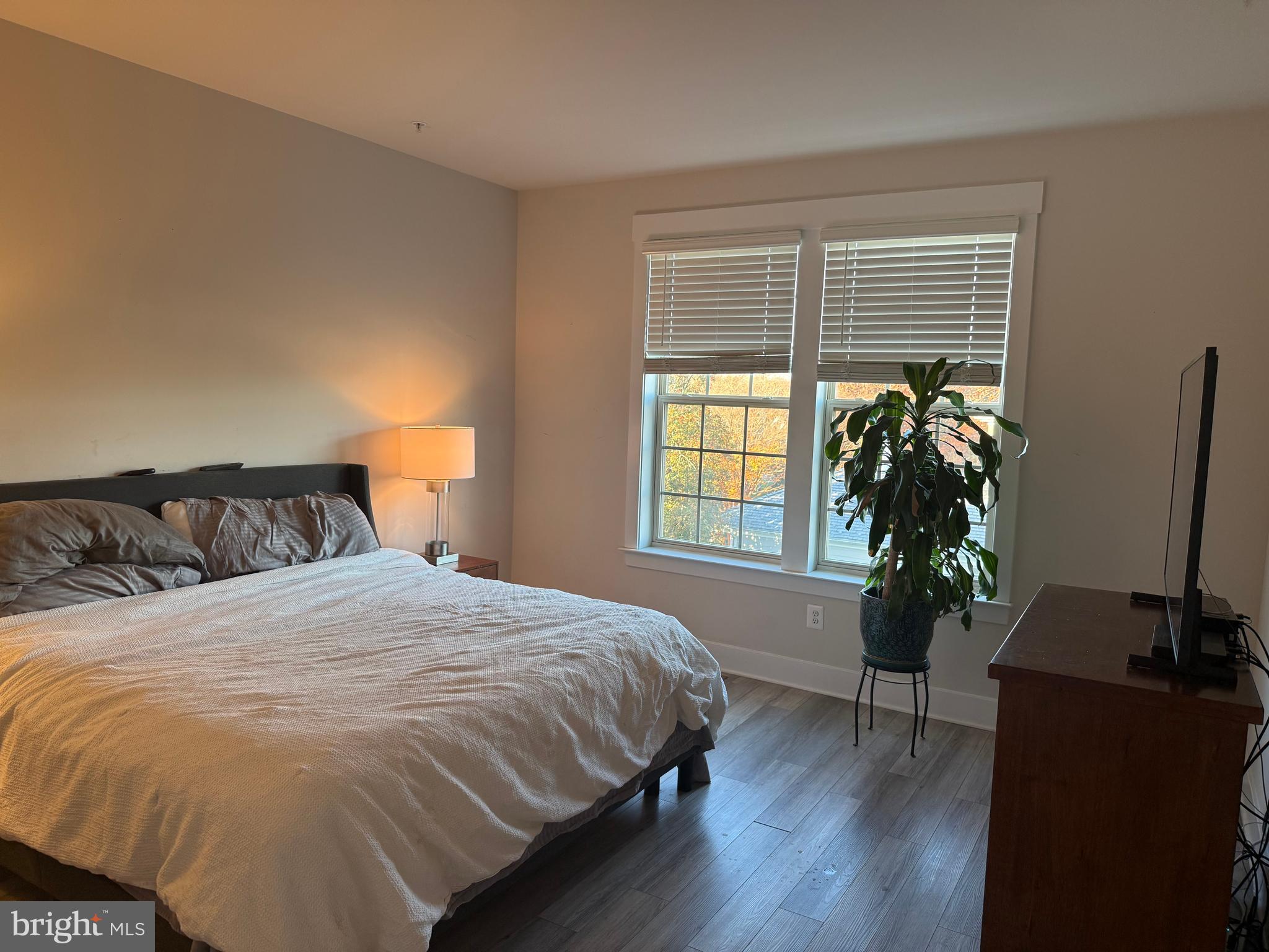 MACALLAN CROSSING - Residential Lease