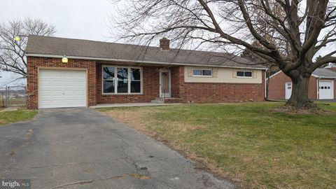 Photo of 70 Hellers Church Road, LEOLA, PA 17540 (MLS # PALA2080390)