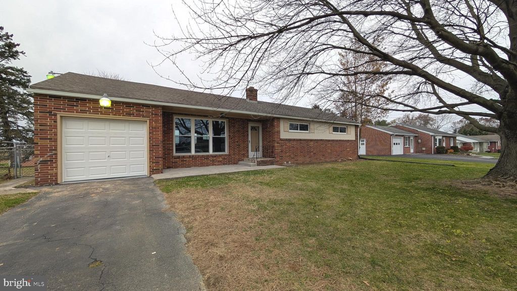 Photo of 70 Hellers Church Road, LEOLA, PA 17540 (MLS # PALA2080390)