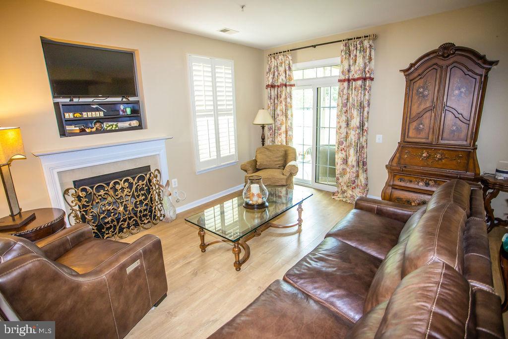 BELMONT BAY - Residential