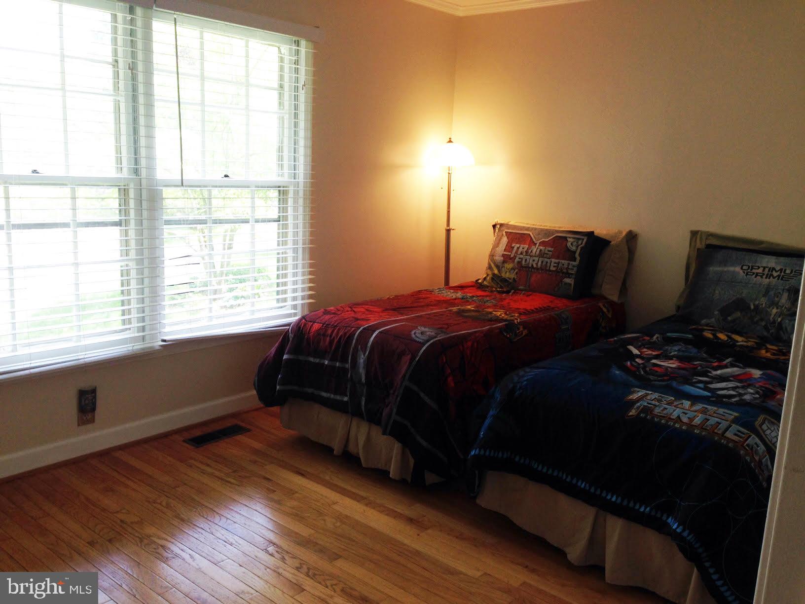 LONGWOOD KNOLLS - Residential