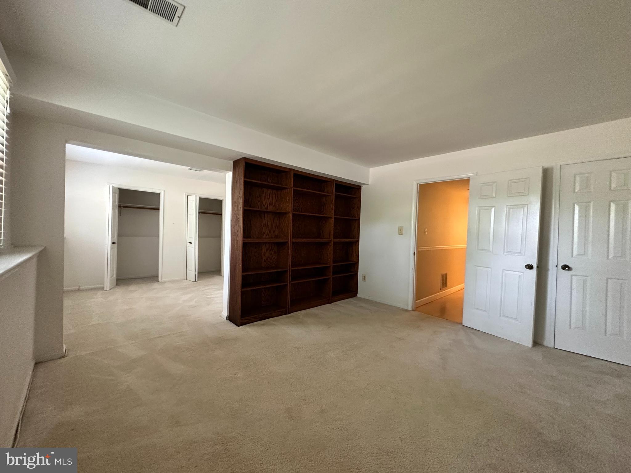 LONGWOOD KNOLLS - Residential