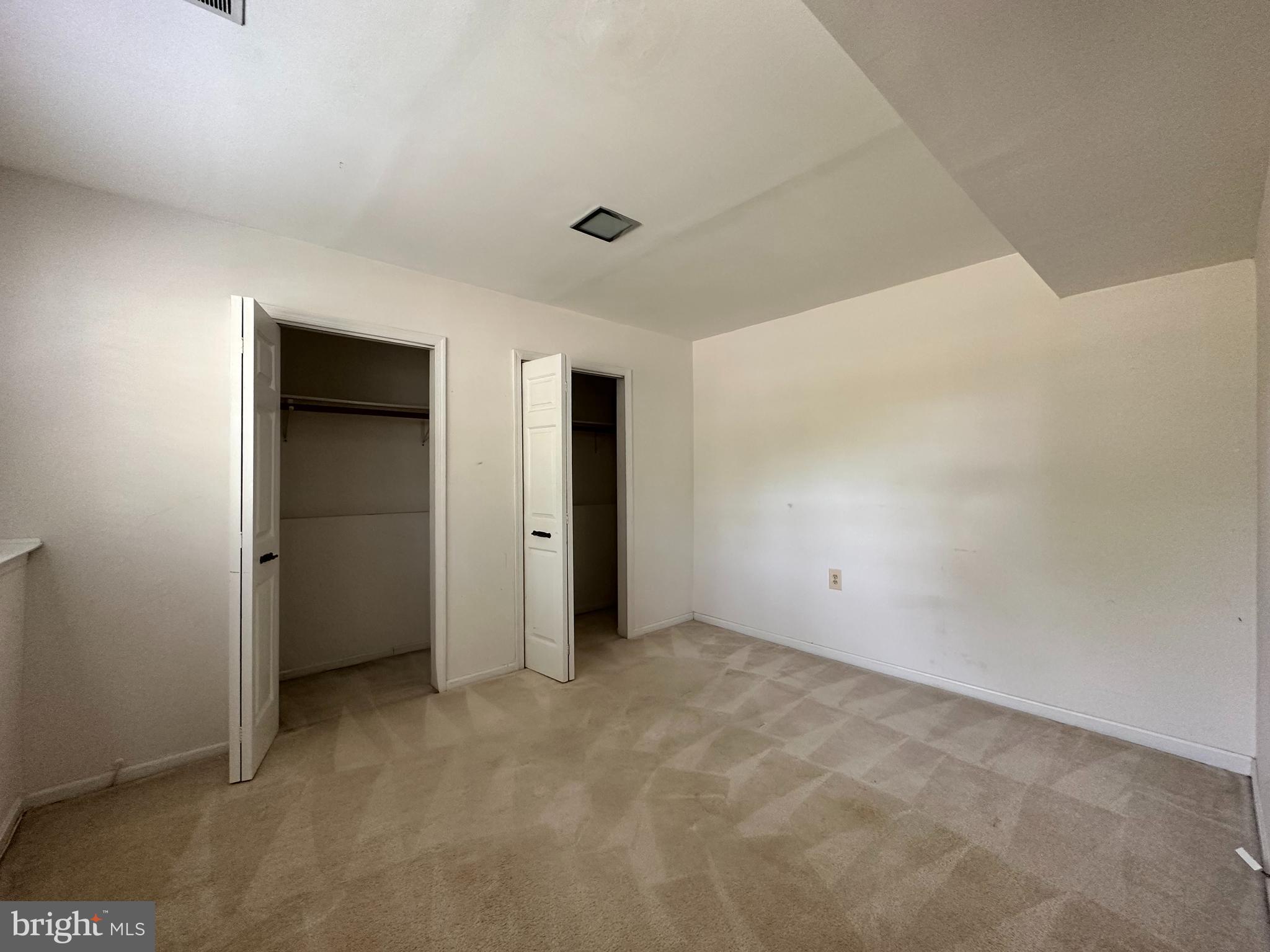 LONGWOOD KNOLLS - Residential