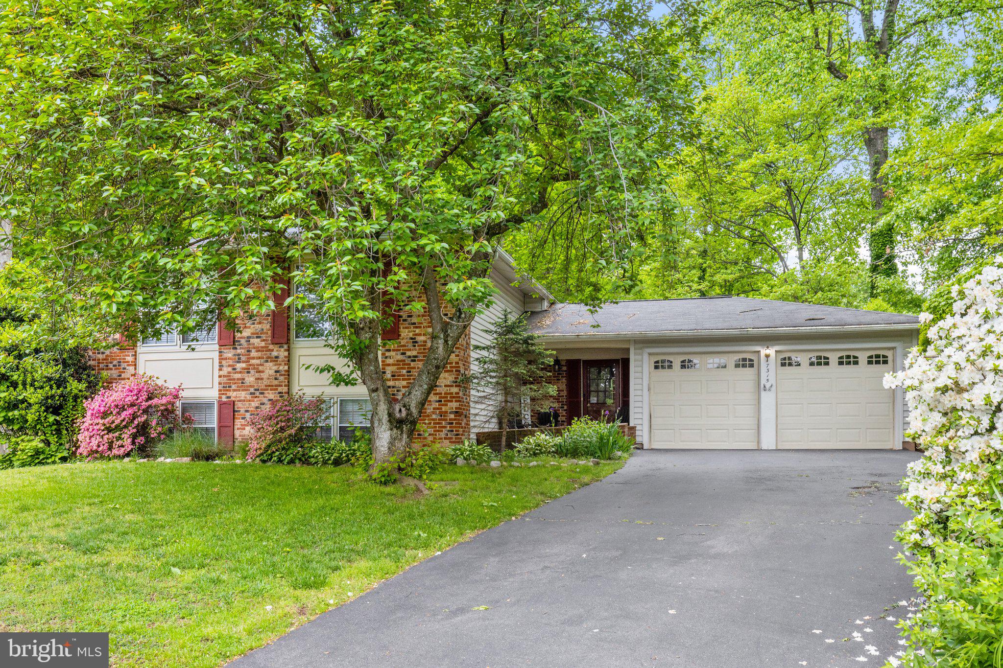 LONGWOOD KNOLLS - Residential