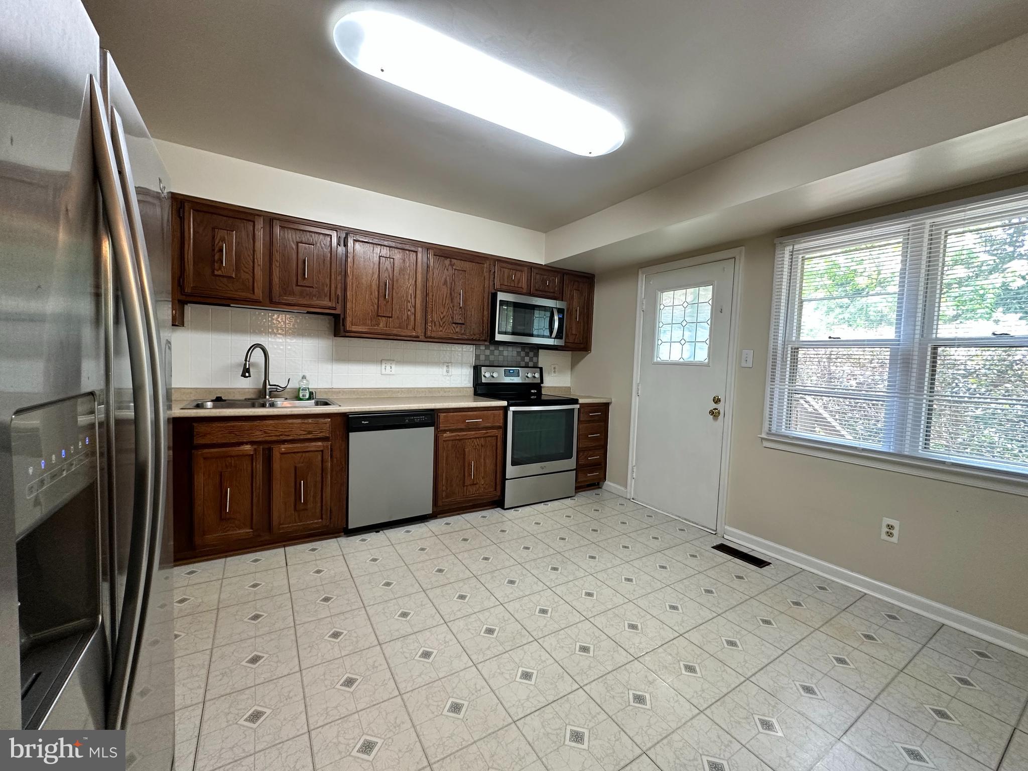 LONGWOOD KNOLLS - Residential