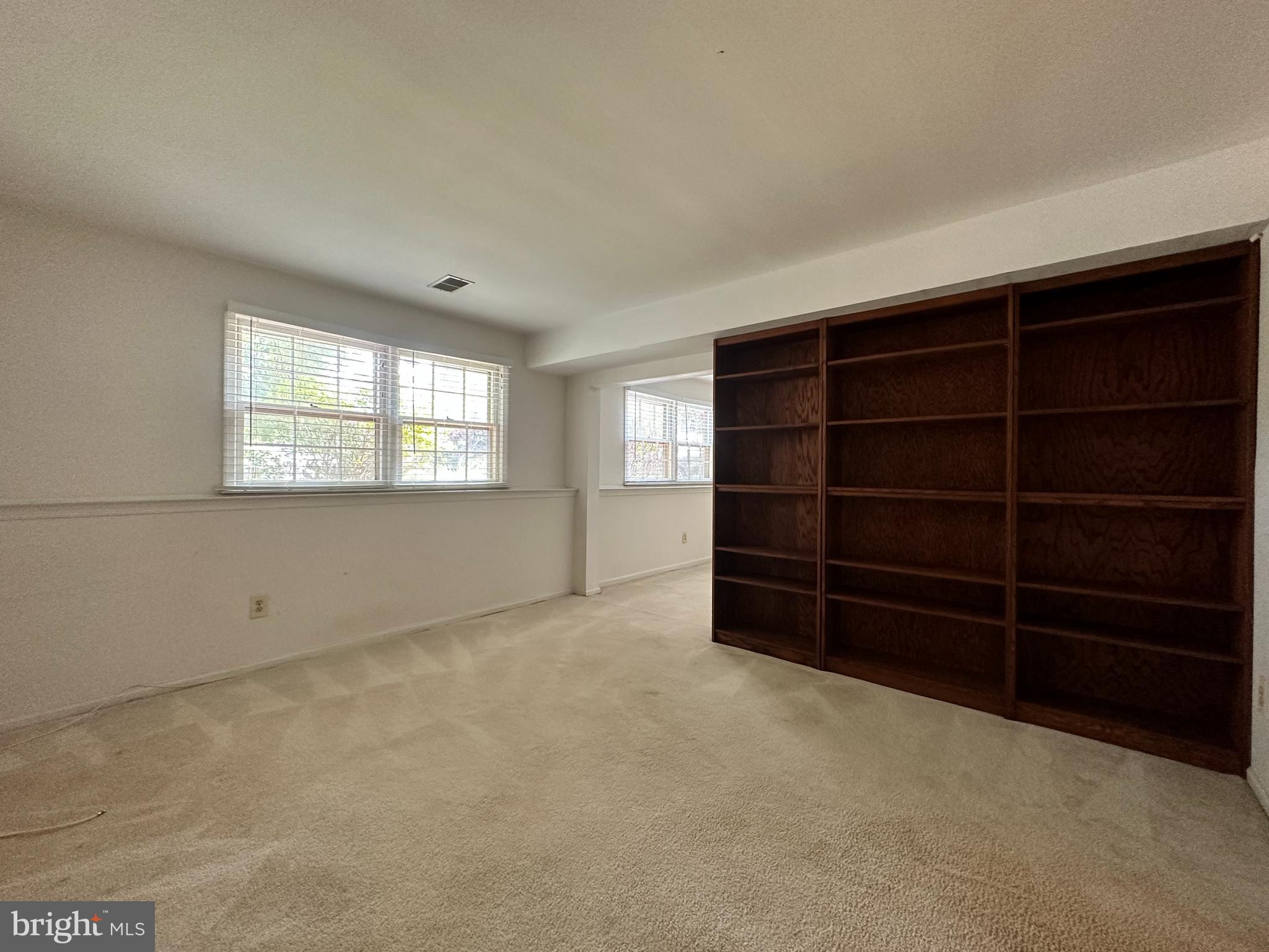 LONGWOOD KNOLLS - Residential