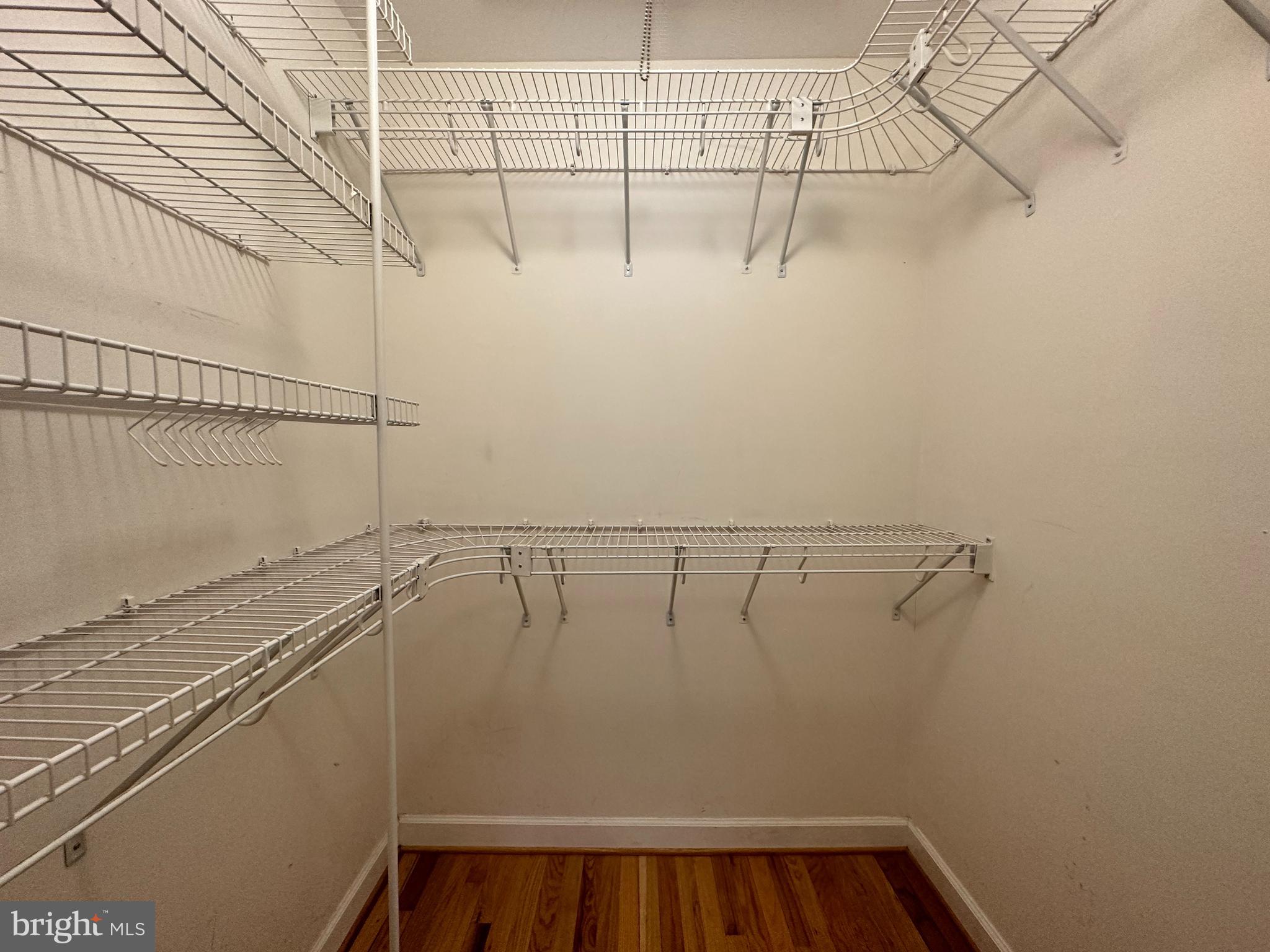 LONGWOOD KNOLLS - Residential