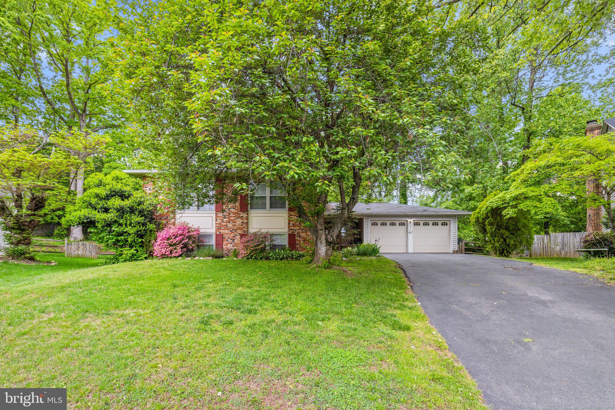 LONGWOOD KNOLLS - Residential