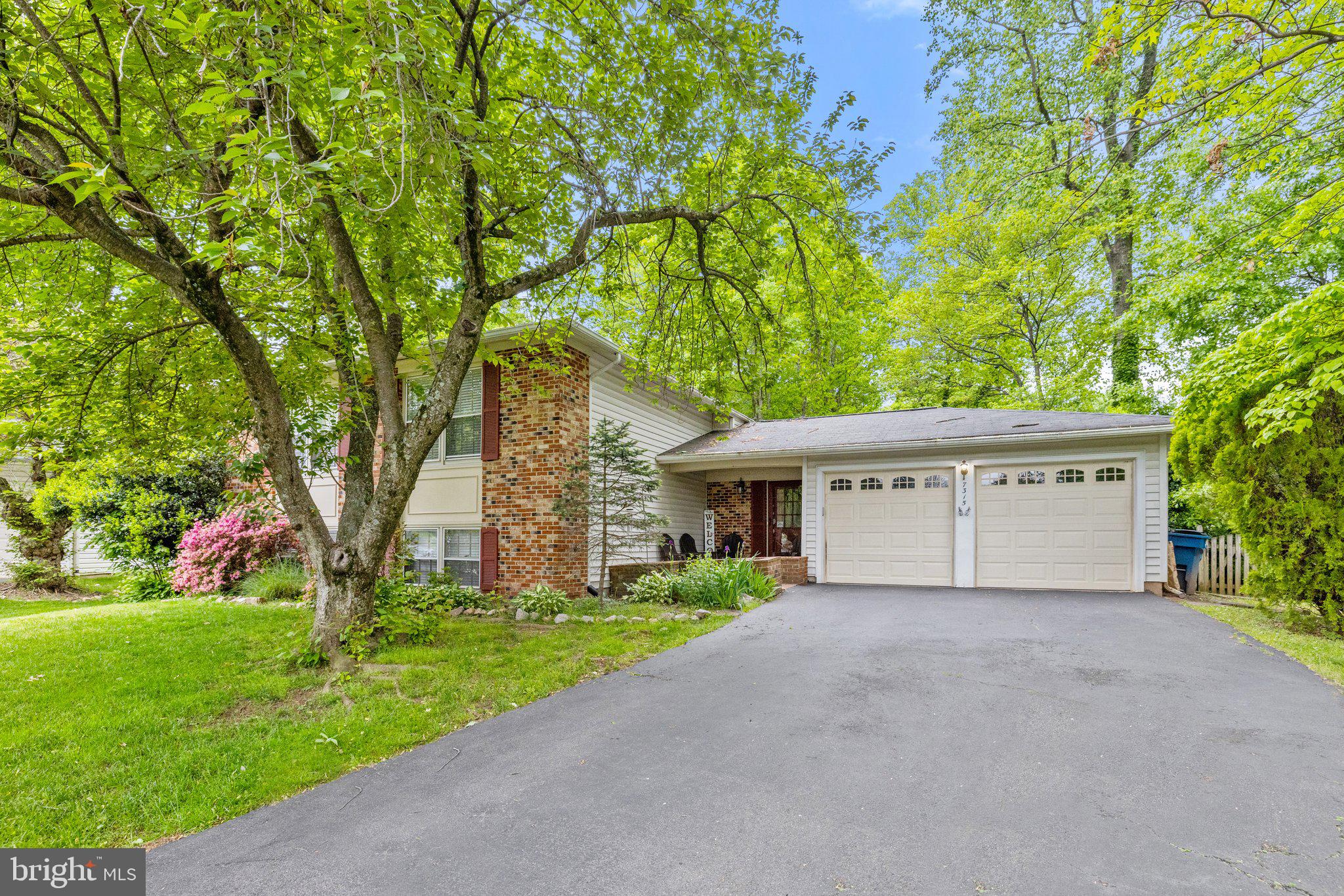 LONGWOOD KNOLLS - Residential