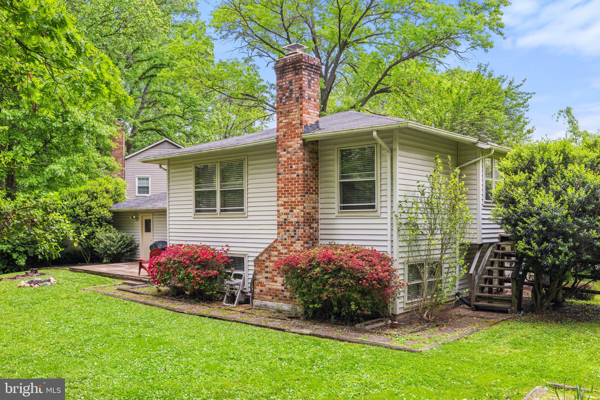 LONGWOOD KNOLLS - Residential