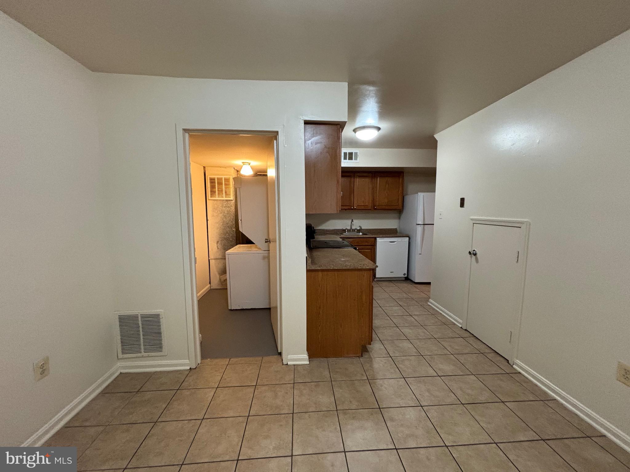 TERRACE TOWNHOUSES OF ANNANDALE - Residential Lease