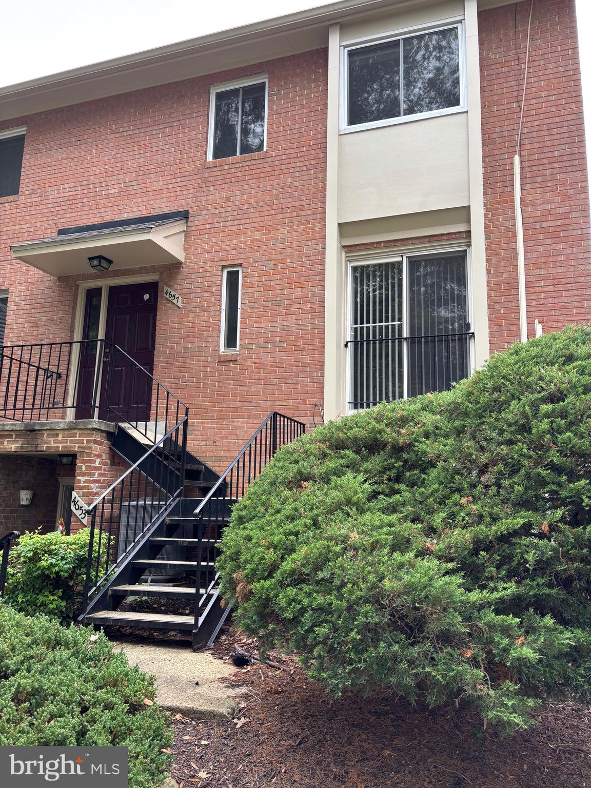 TERRACE TOWNHOUSES OF ANNANDALE - Residential Lease