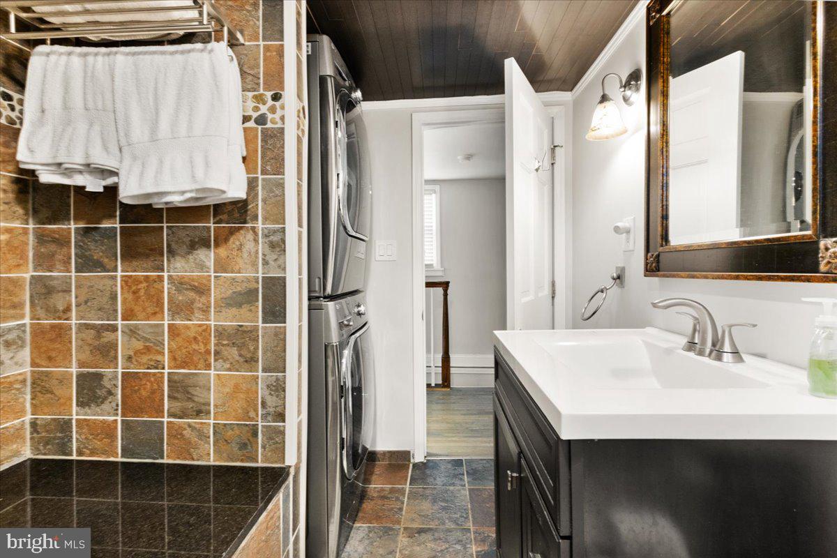 CARROLLTON MANOR - Residential