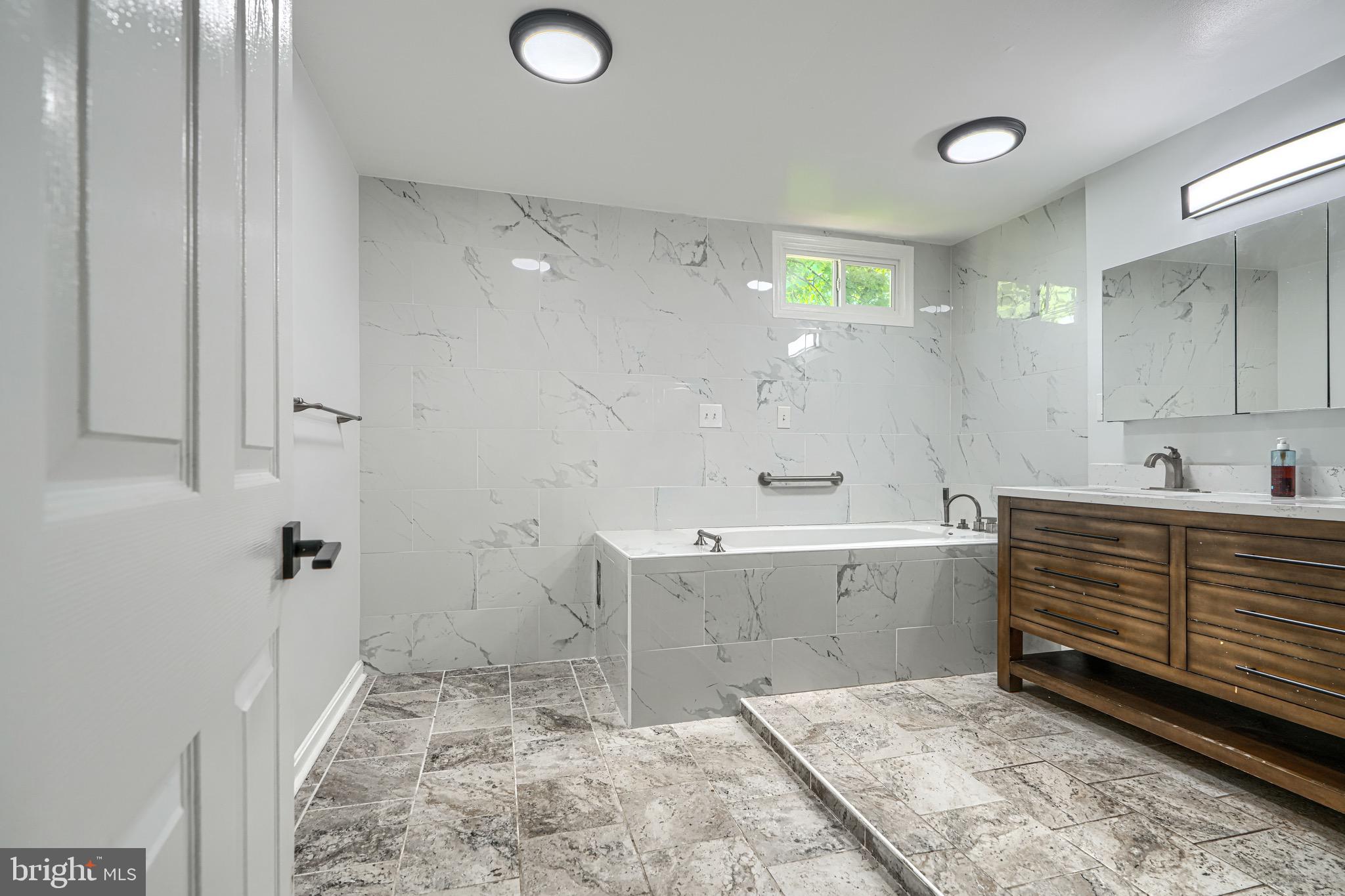 HUNTING LODGE - Residential