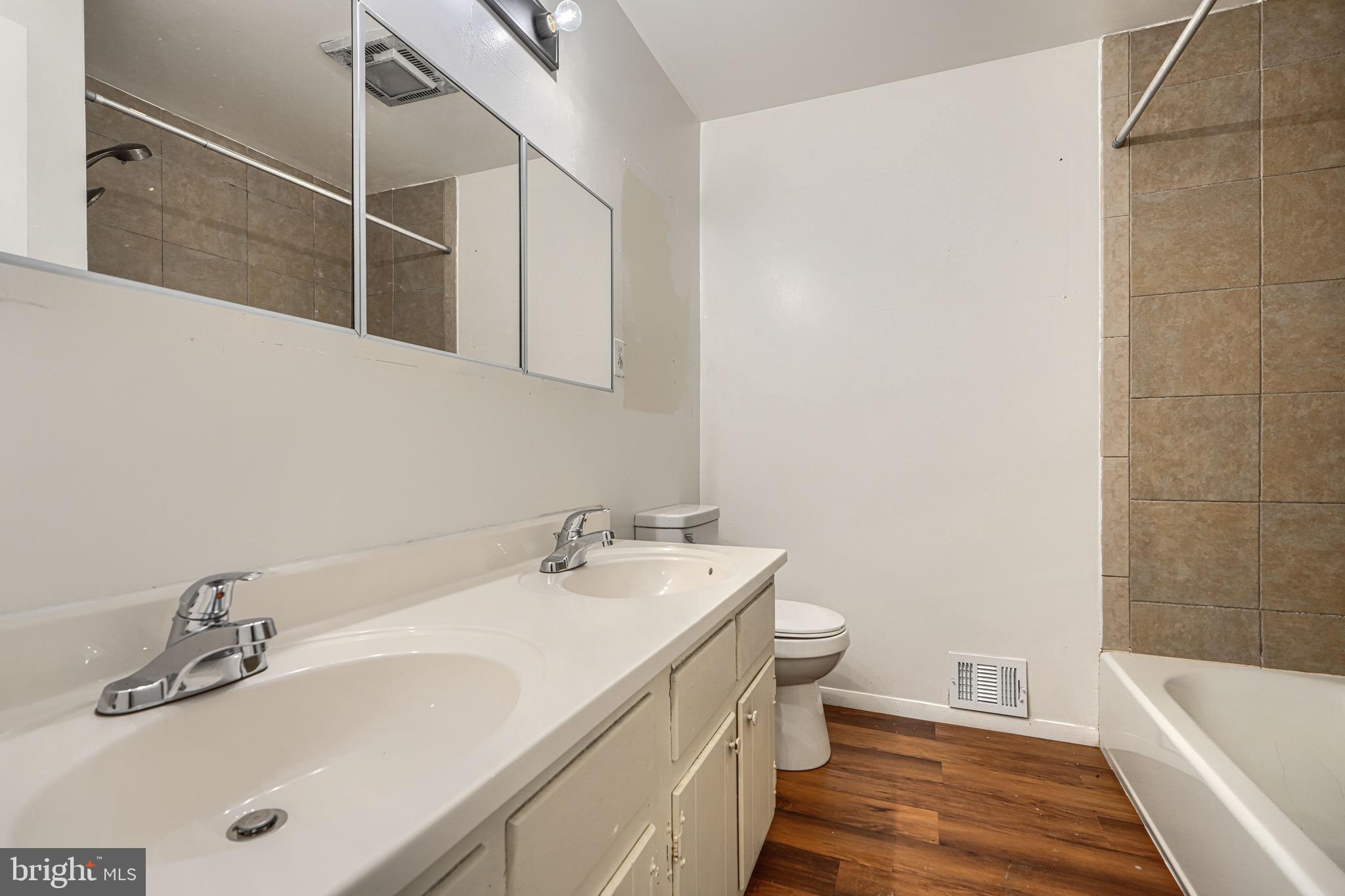 HUNTING LODGE - Residential