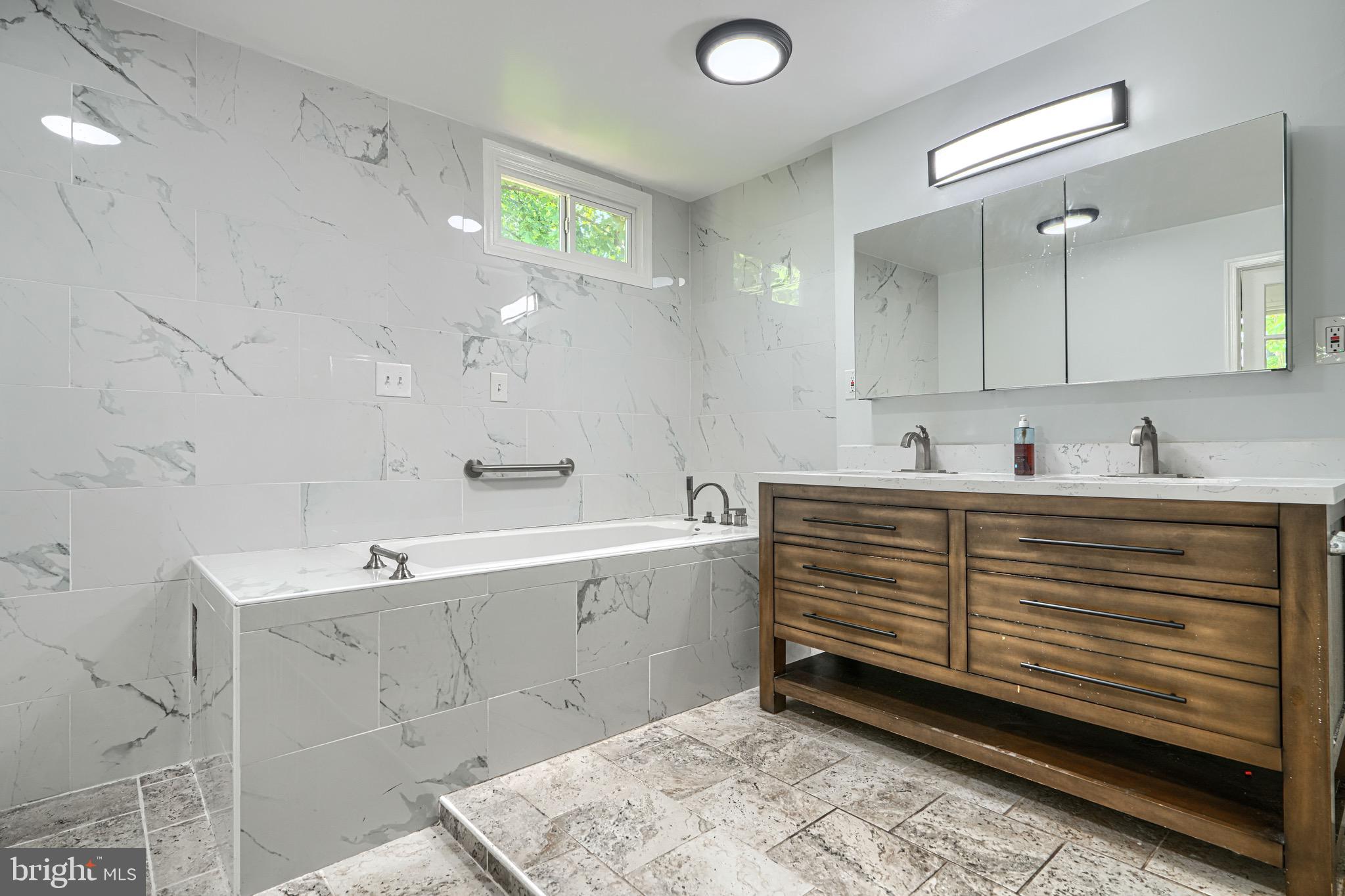 HUNTING LODGE - Residential