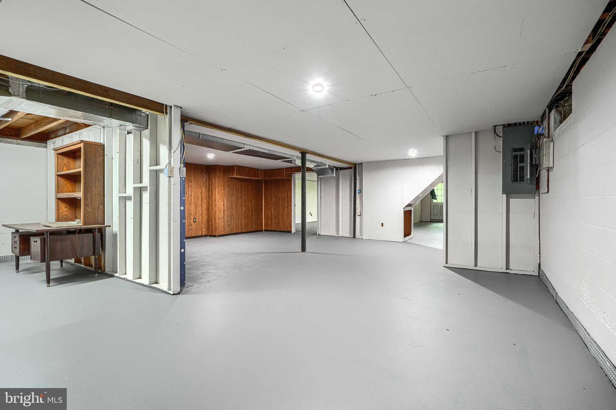 HUNTING LODGE - Residential