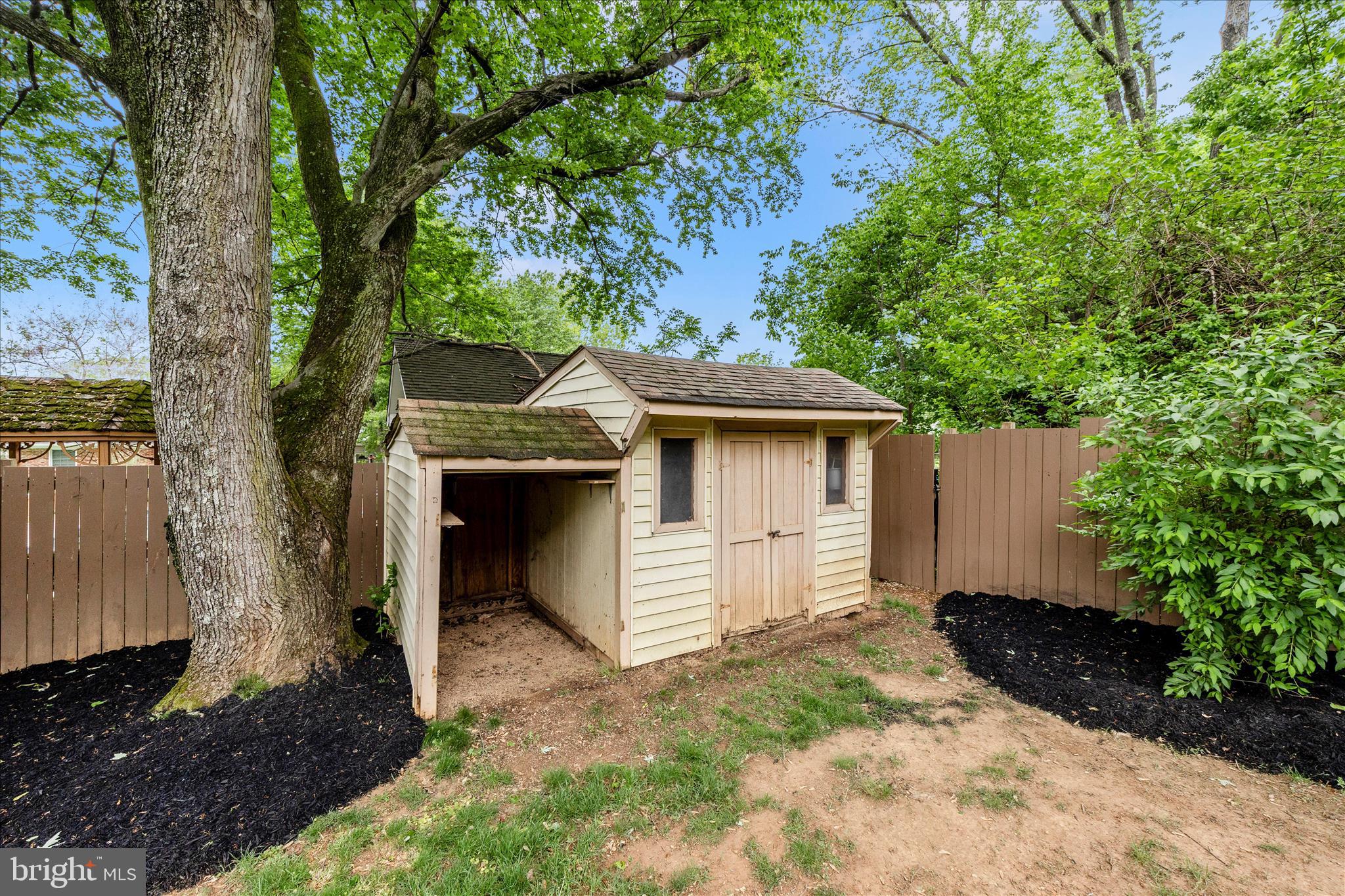 MEADOWBROOK ESTATES - Residential