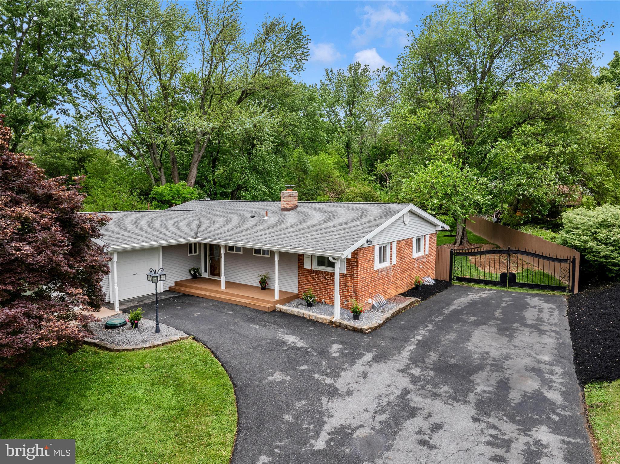 MEADOWBROOK ESTATES - Residential
