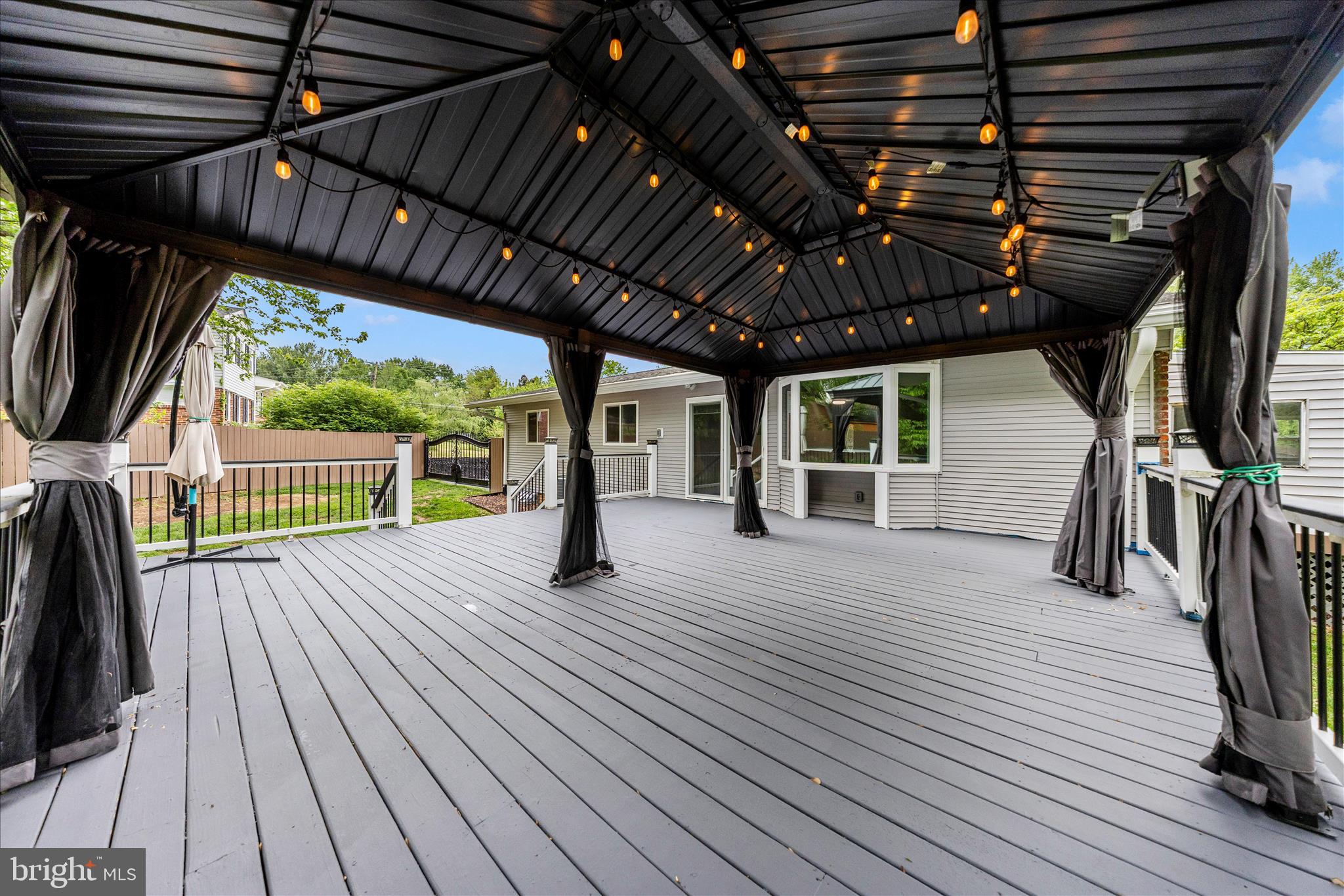 MEADOWBROOK ESTATES - Residential