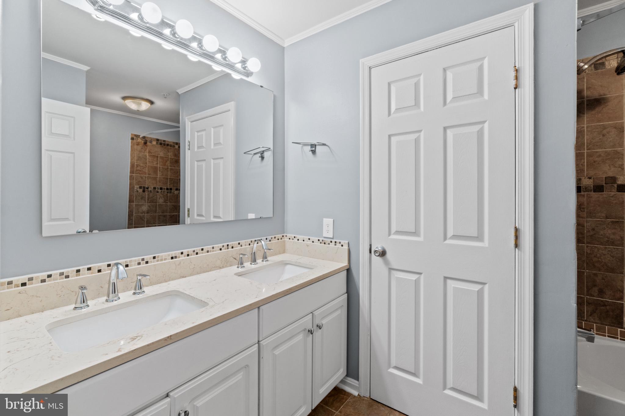 CLOVERLEAF COMMONS - Residential