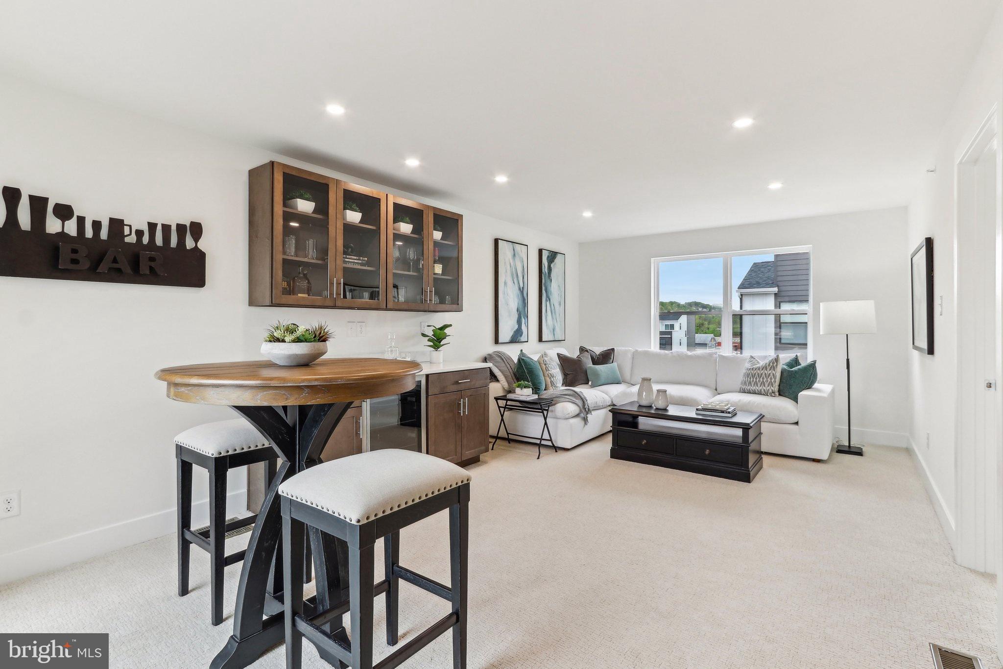 RIVER PLACE - Residential