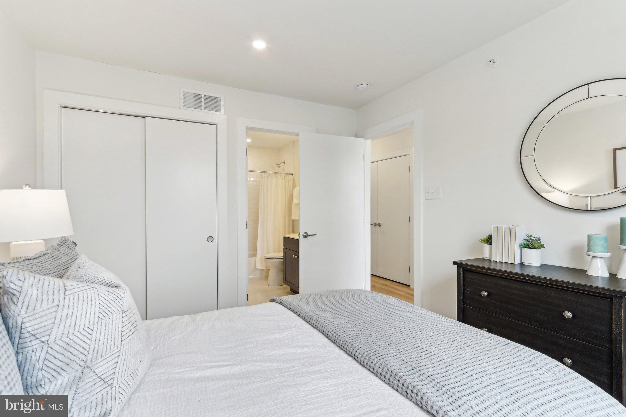 RIVER PLACE - Residential