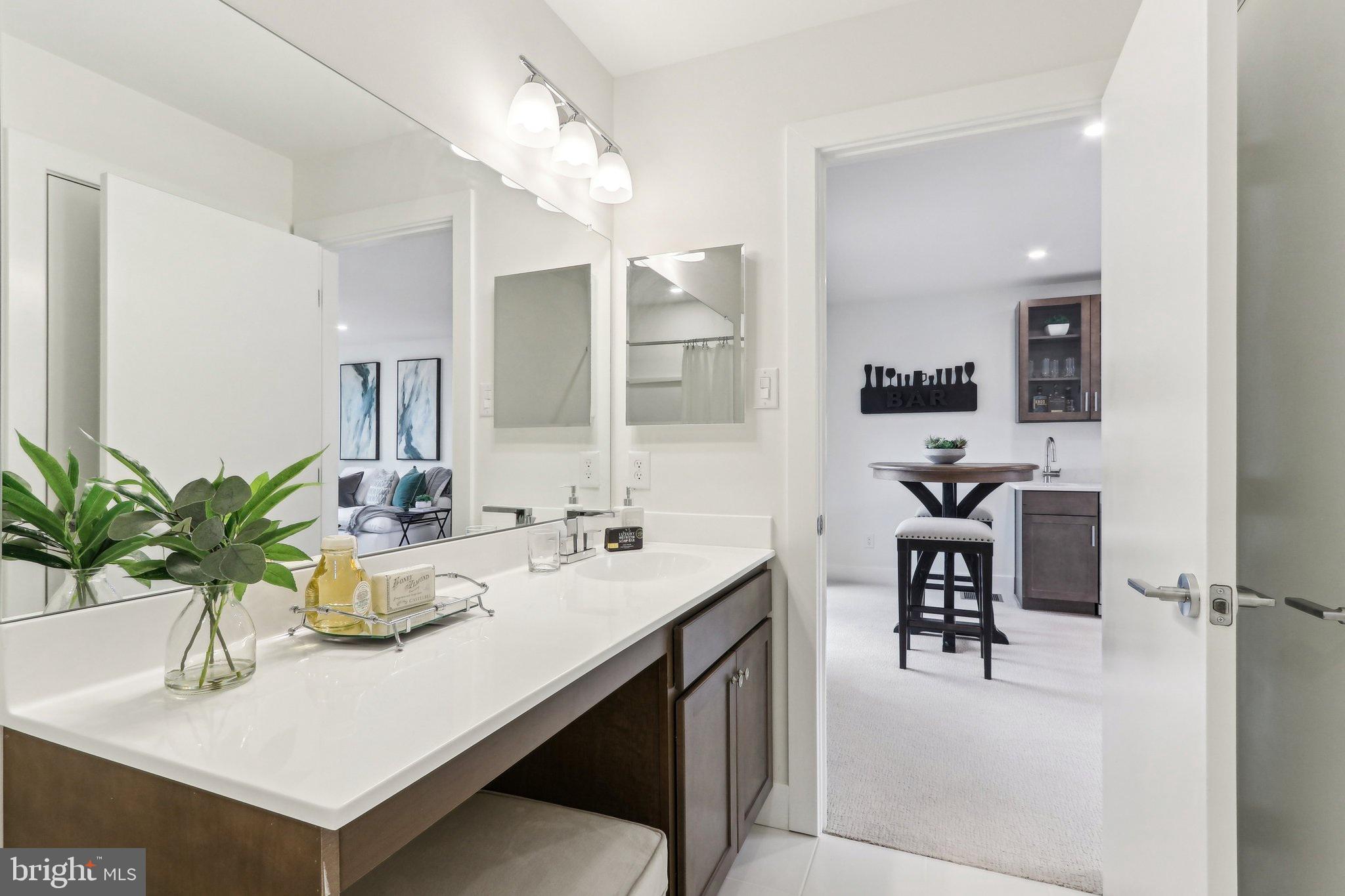 RIVER PLACE - Residential