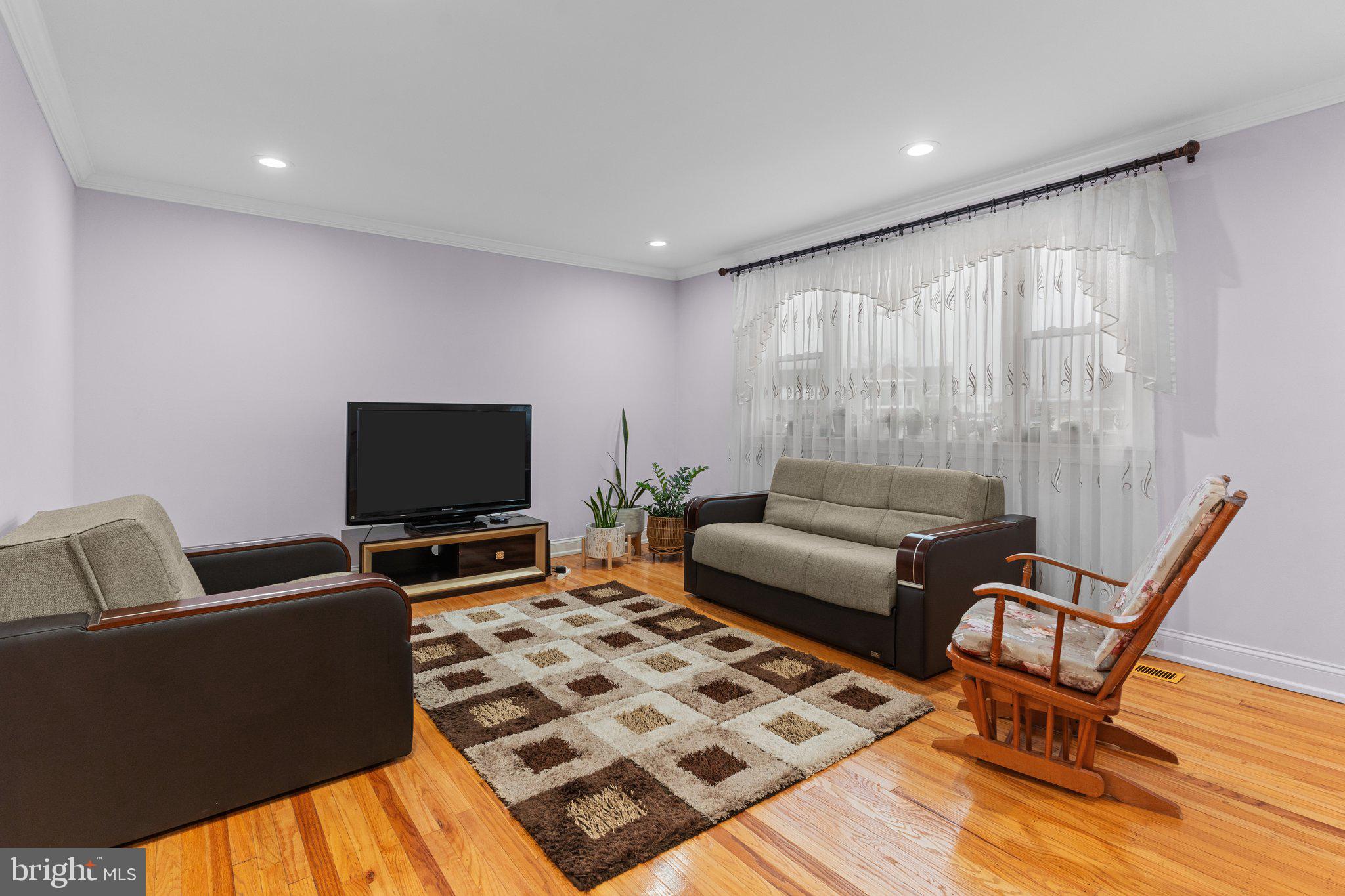 ACADEMY GARDENS - Residential