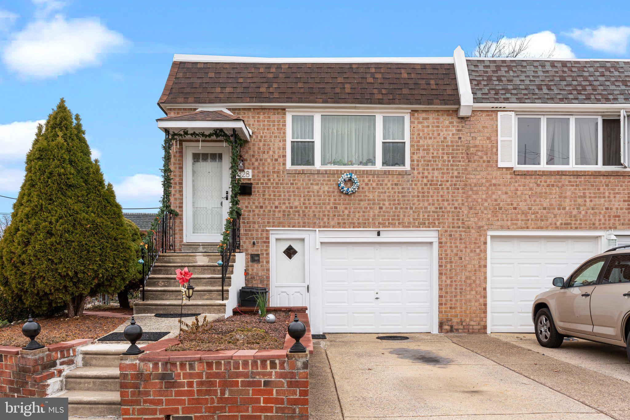 ACADEMY GARDENS - Residential