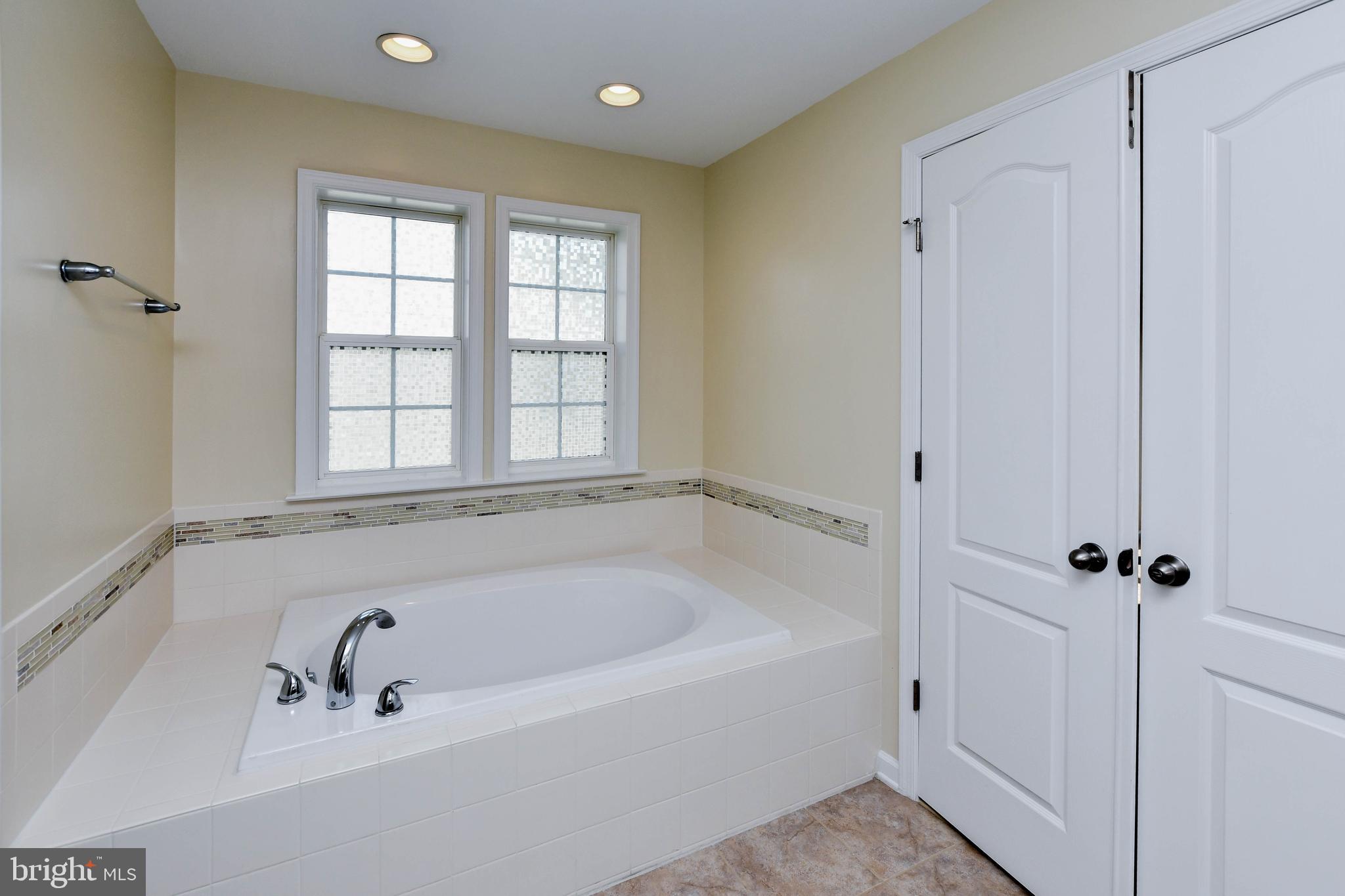 MARSHALL GROVE ESTATES - Residential Lease