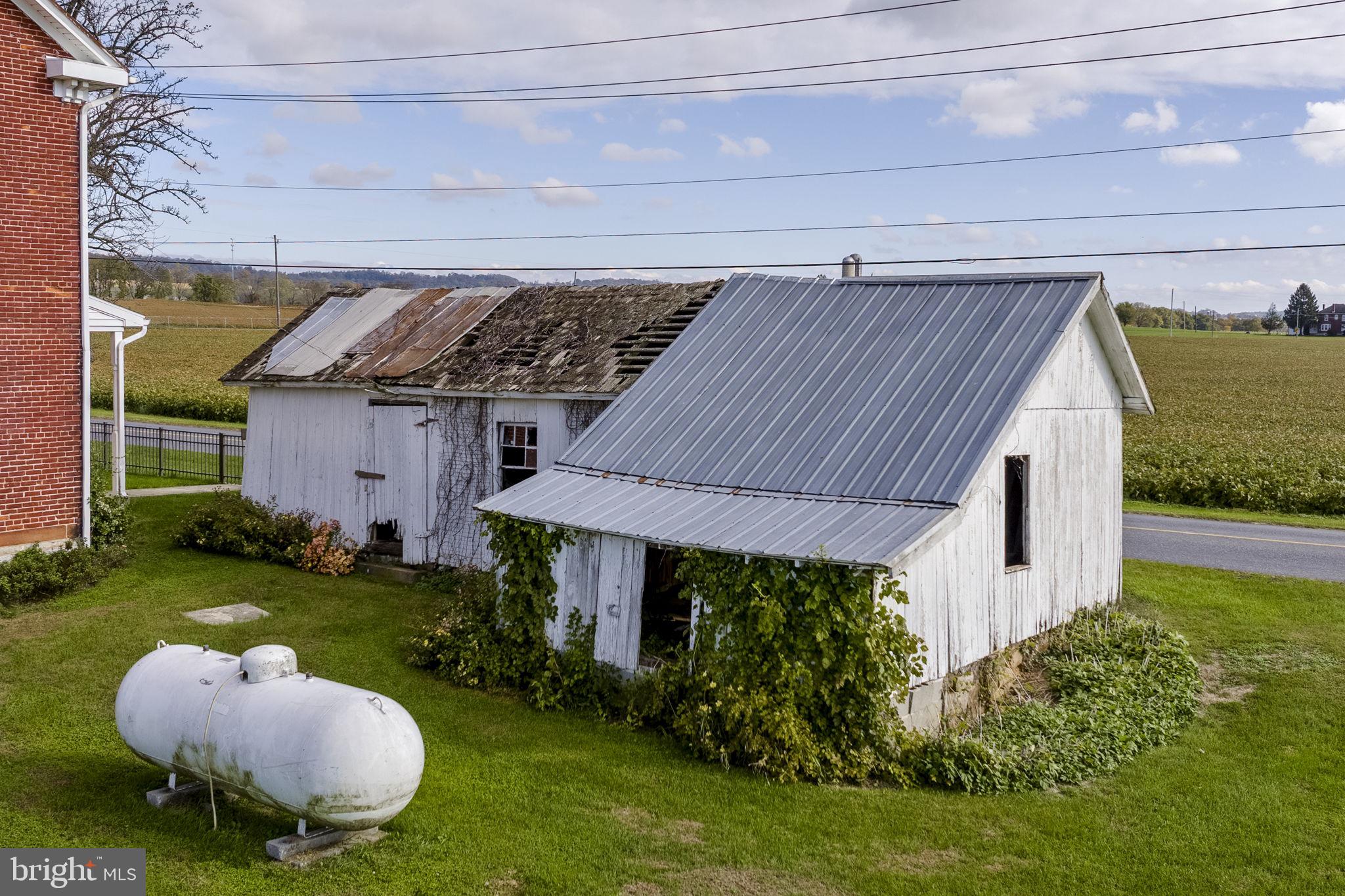 CLAY TOWNSHIP - Farm