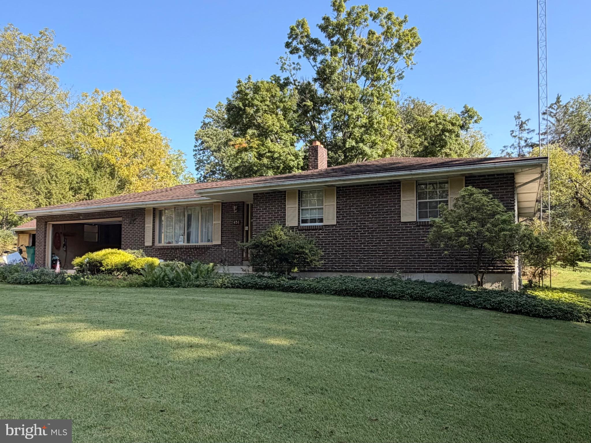 451 W NEVERSINK ROAD