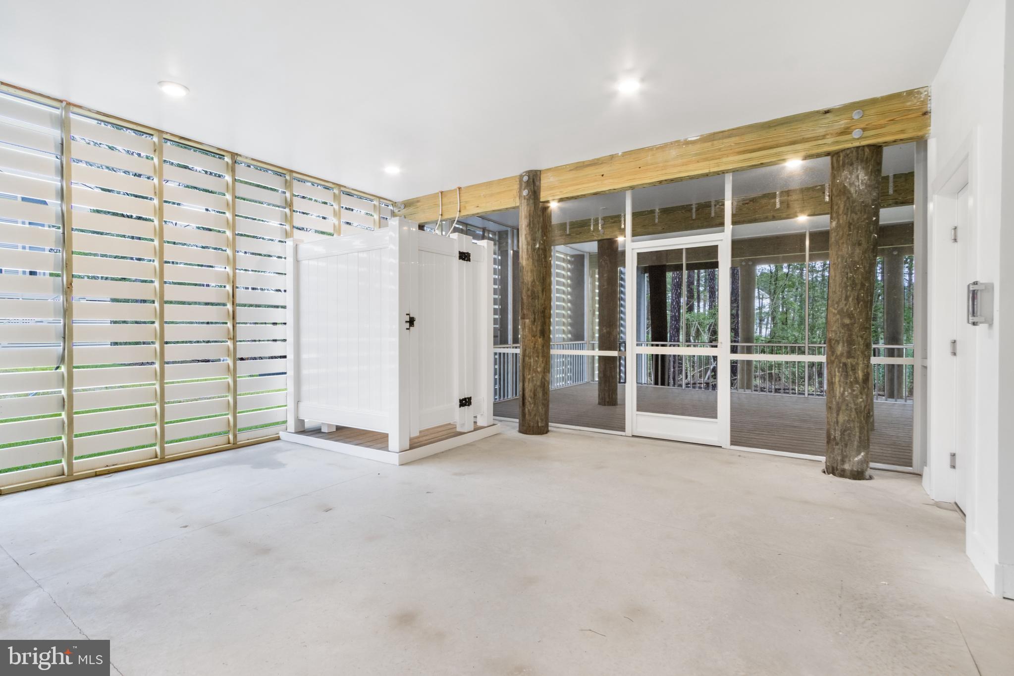 ATLANTIC EAST - Residential