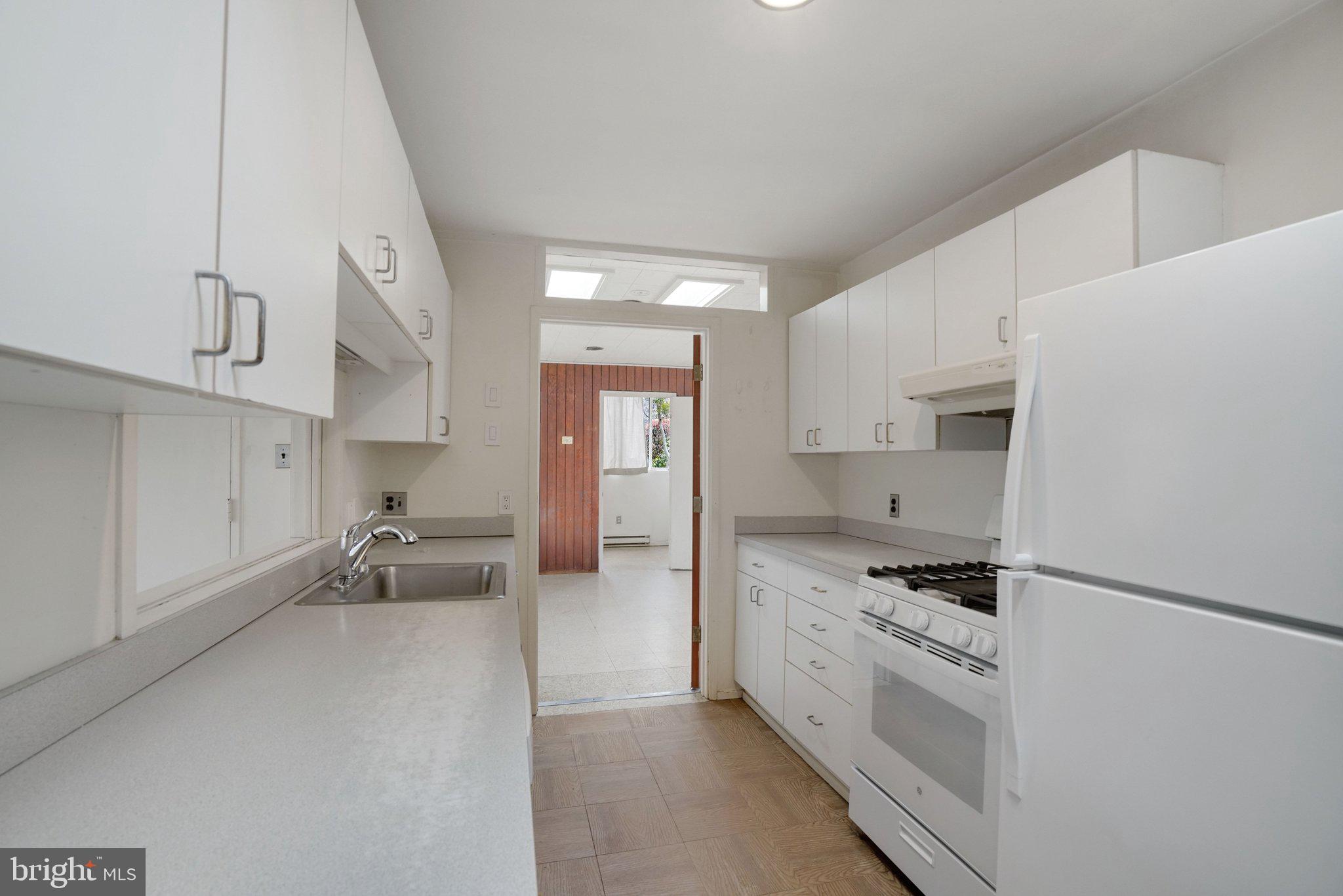 HOLLIN HILLS - Residential