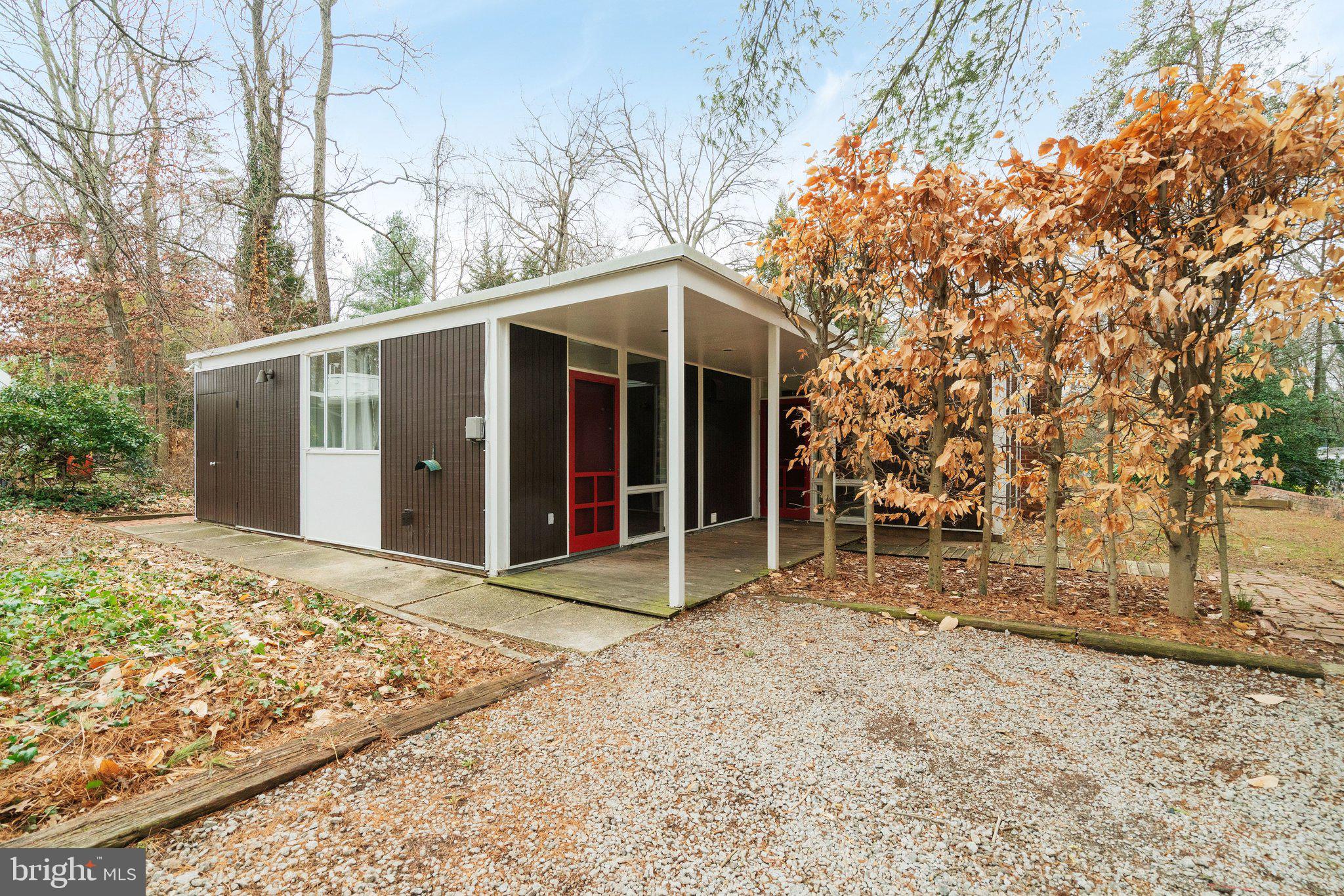 HOLLIN HILLS - Residential