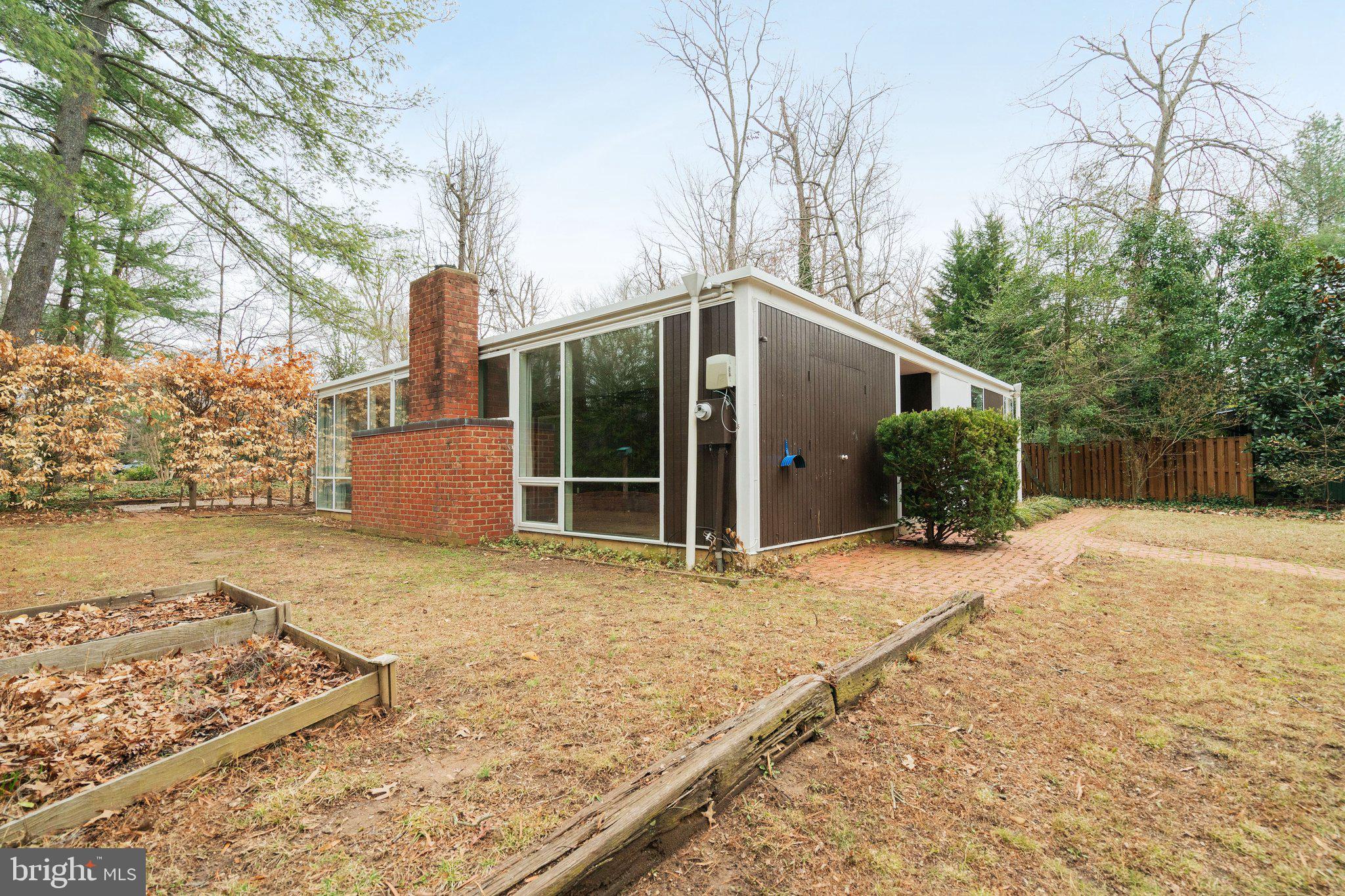 HOLLIN HILLS - Residential