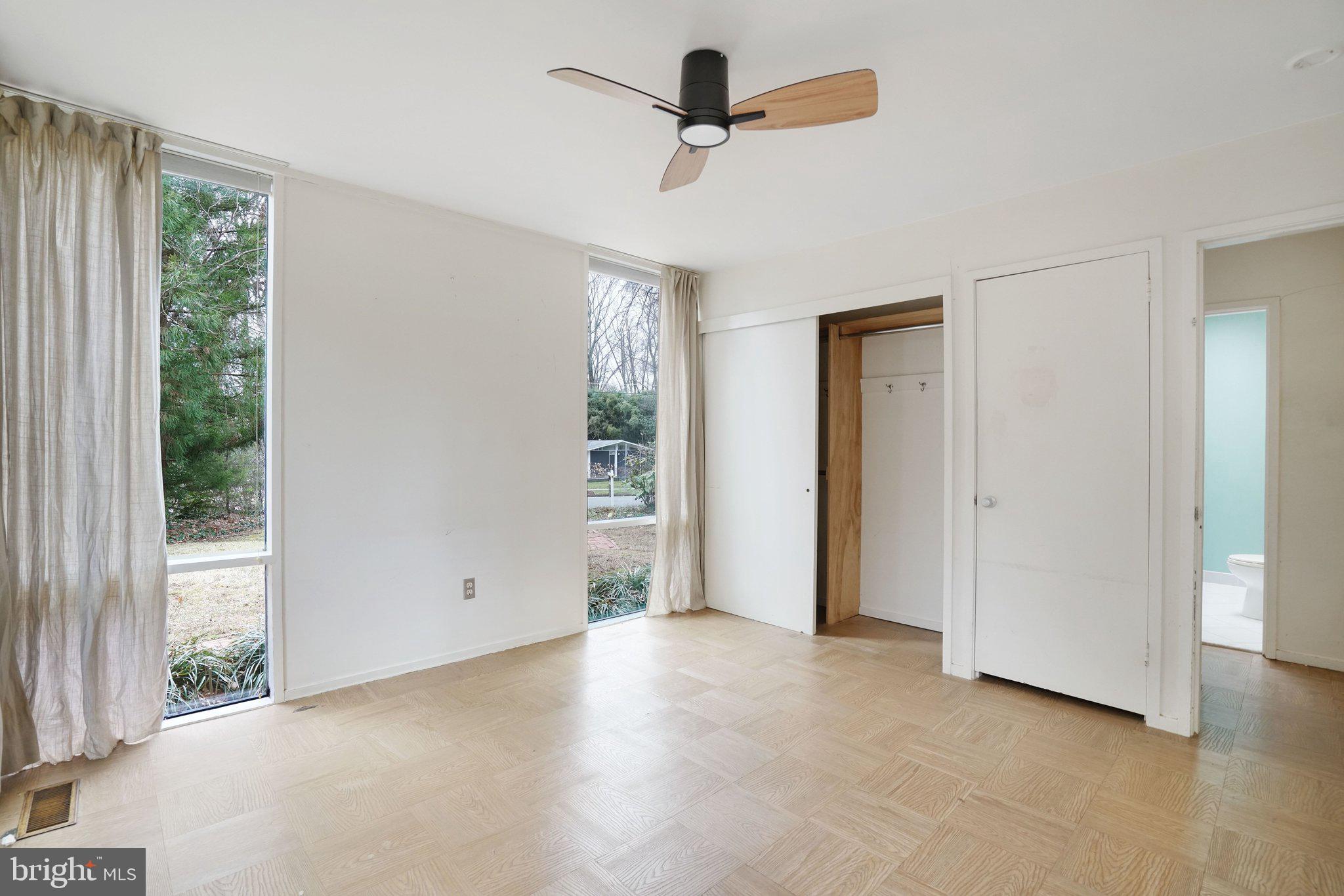 HOLLIN HILLS - Residential