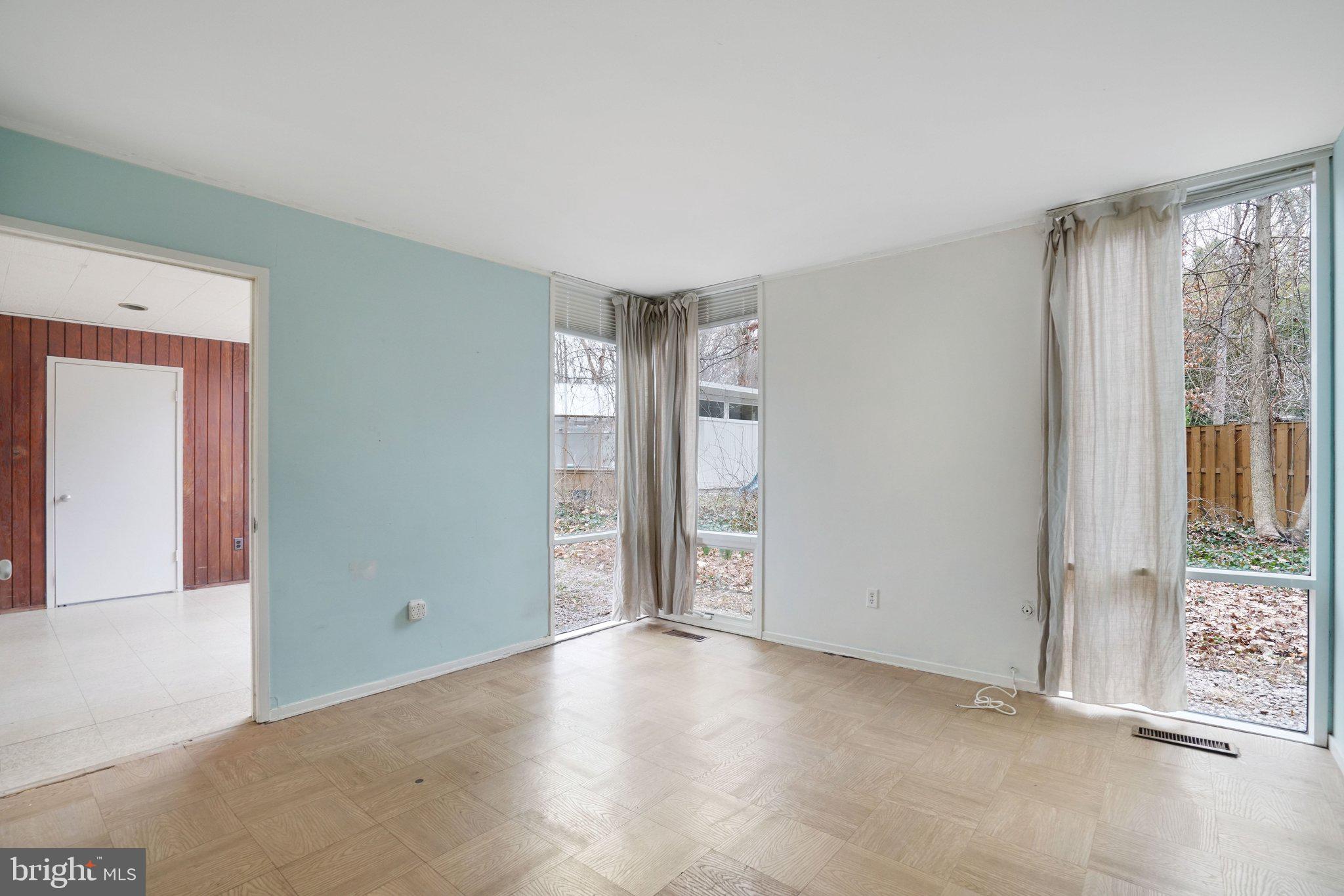 HOLLIN HILLS - Residential