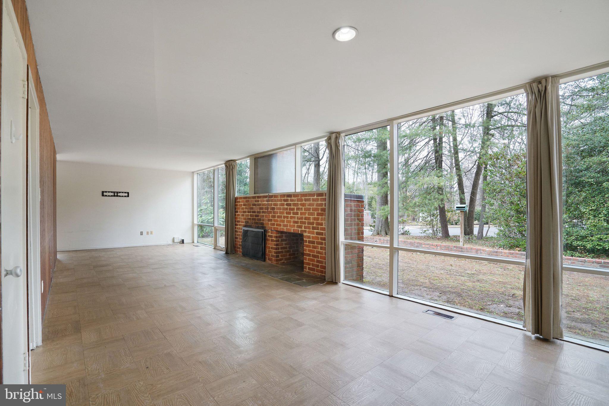 HOLLIN HILLS - Residential