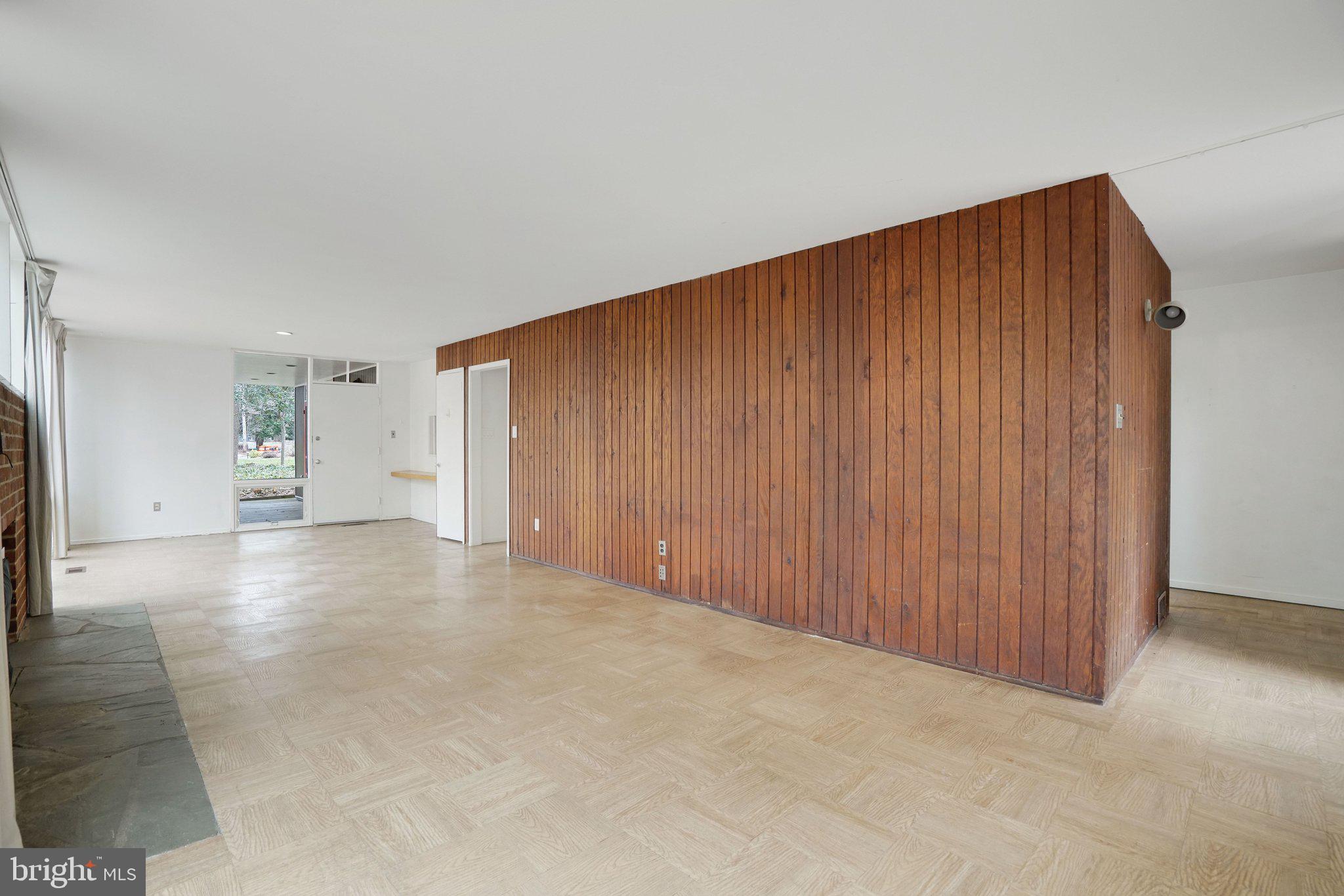 HOLLIN HILLS - Residential